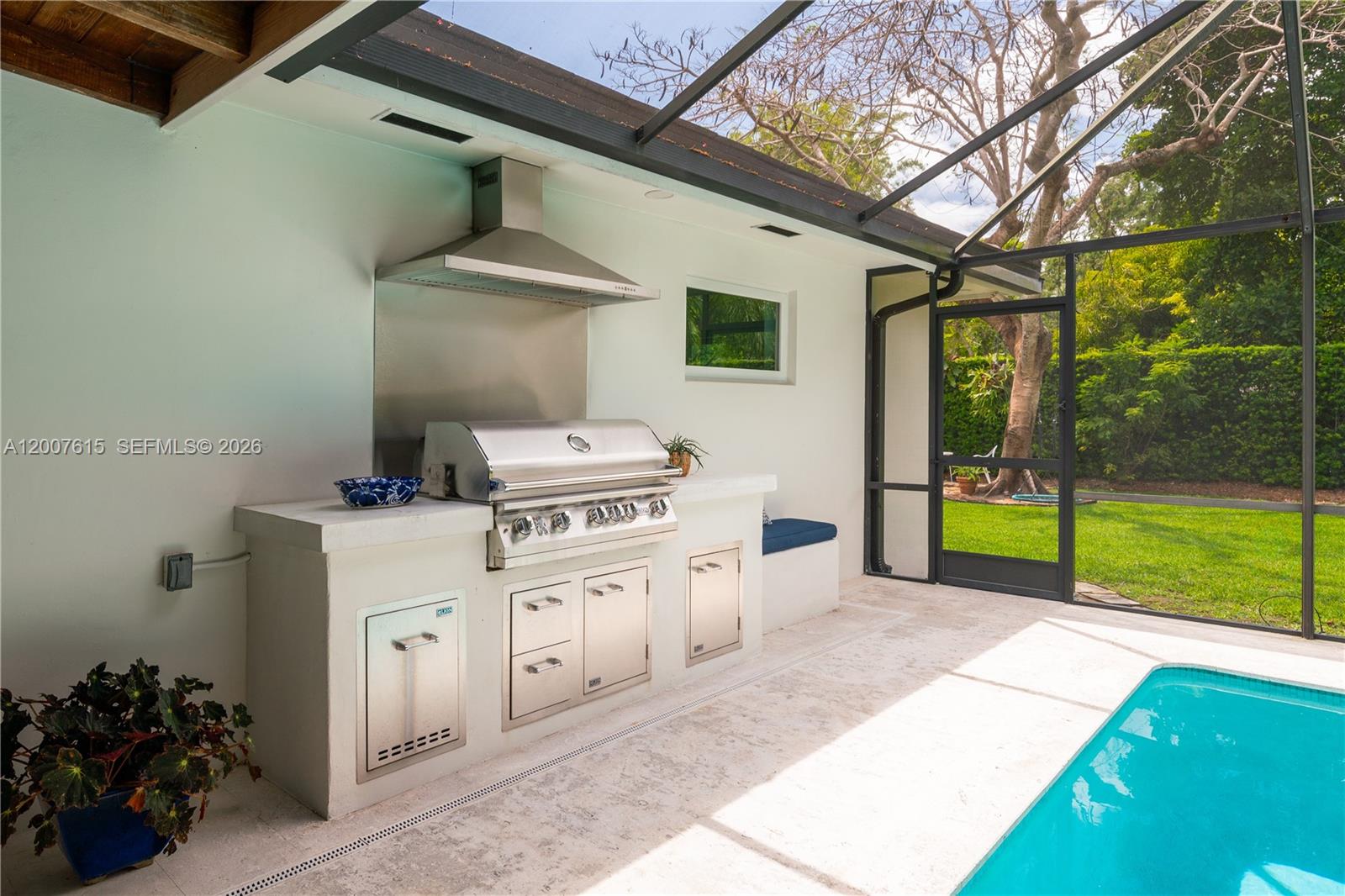 PARIS MANOR EAST - Residential