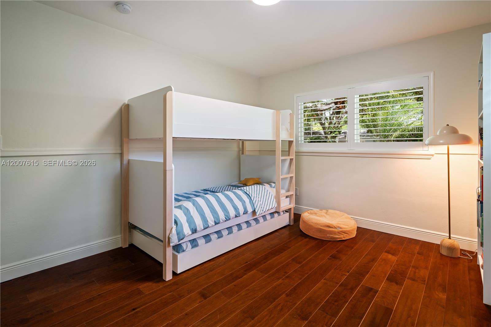 PARIS MANOR EAST - Residential