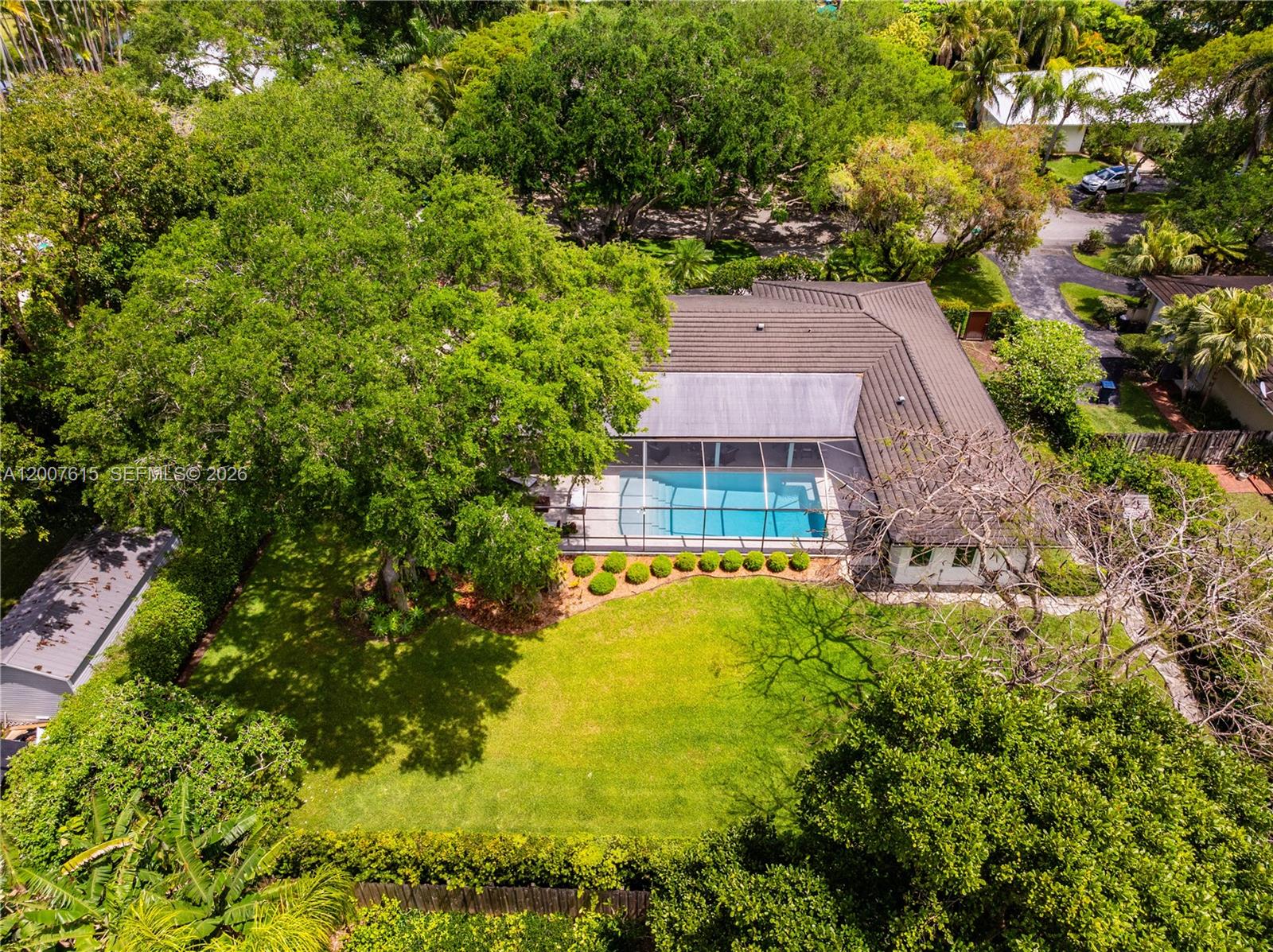 PARIS MANOR EAST - Residential