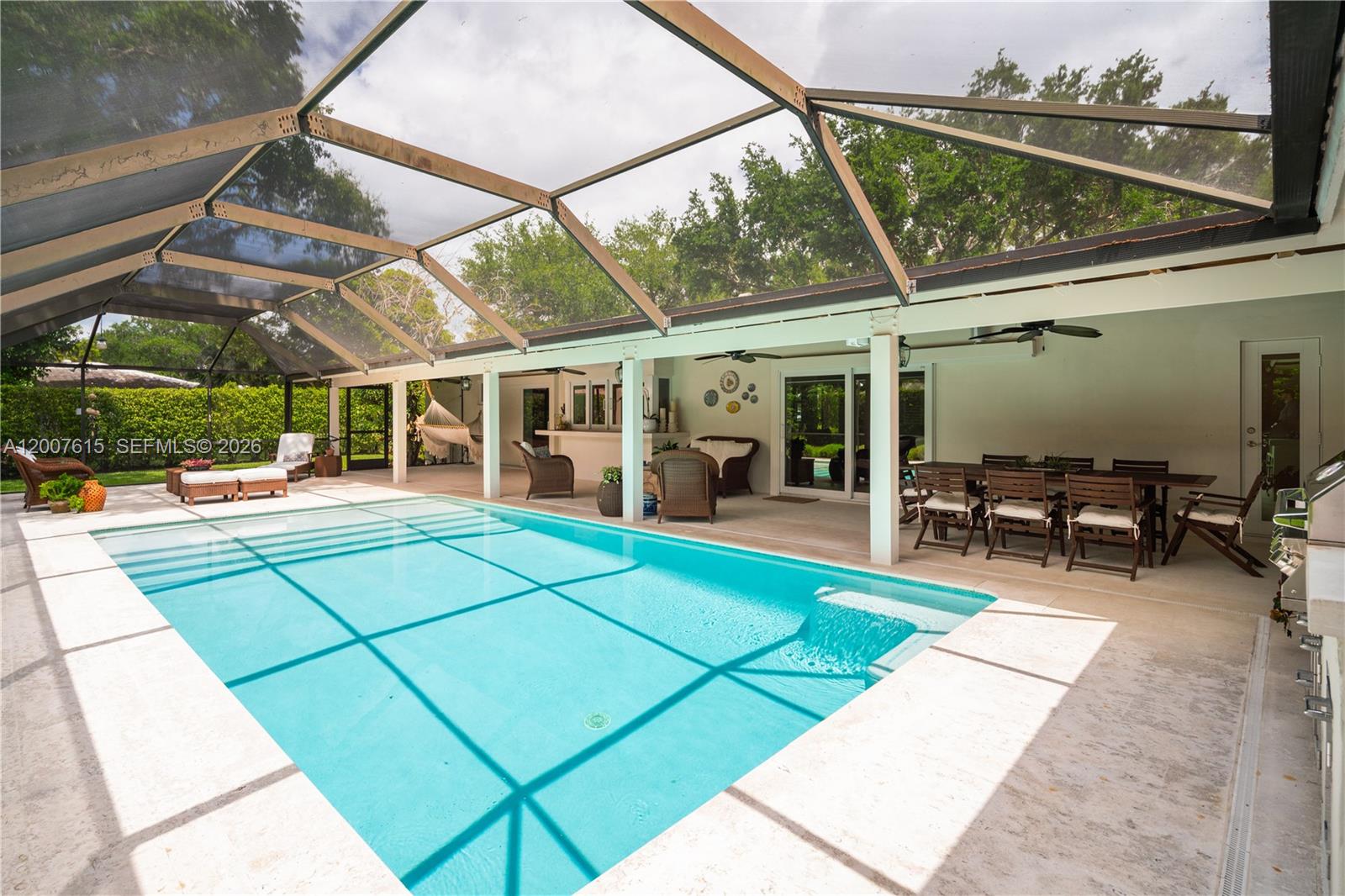 PARIS MANOR EAST - Residential