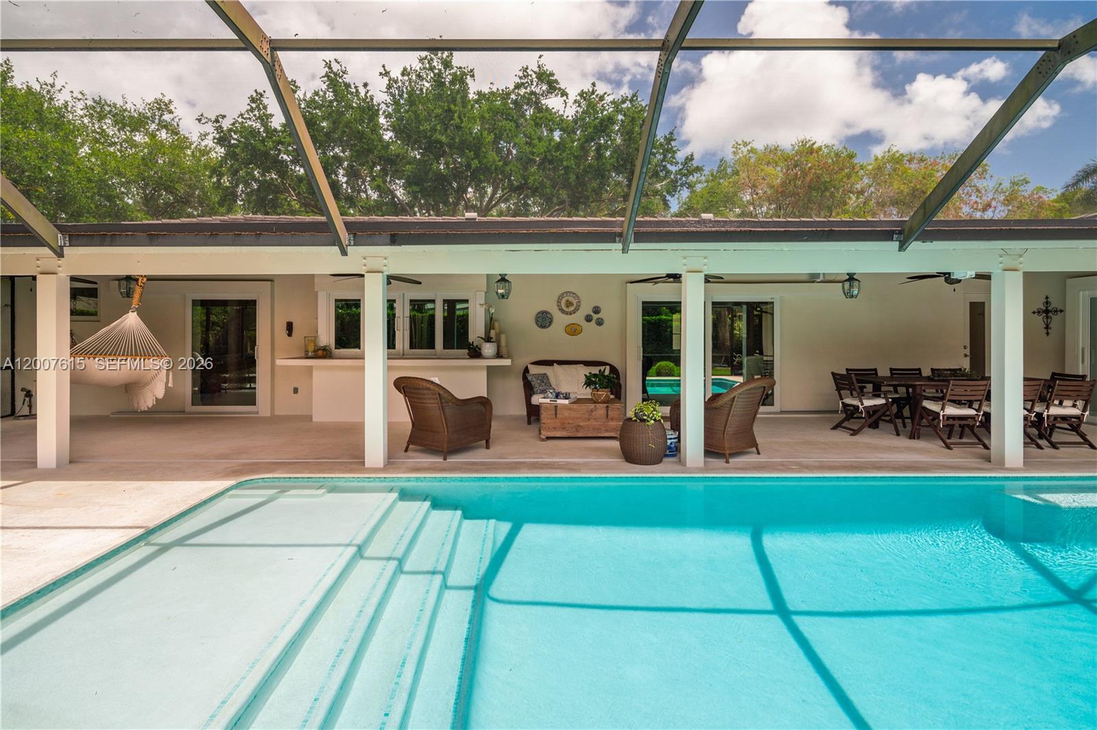 PARIS MANOR EAST - Residential