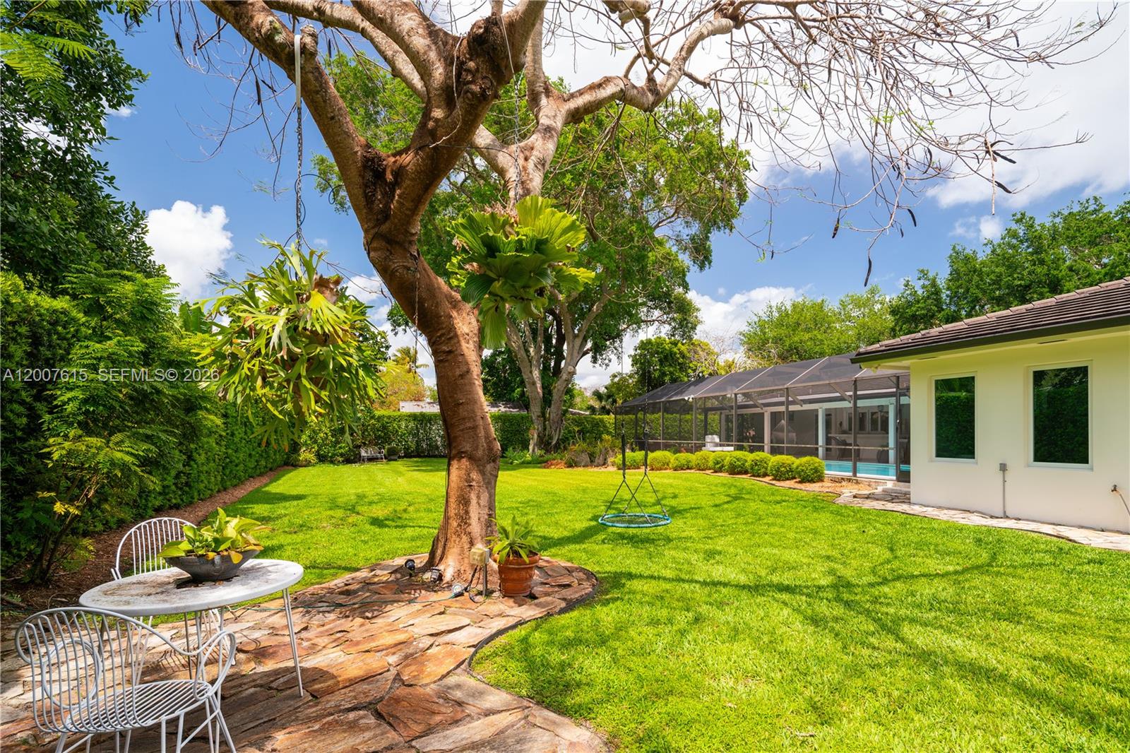 PARIS MANOR EAST - Residential