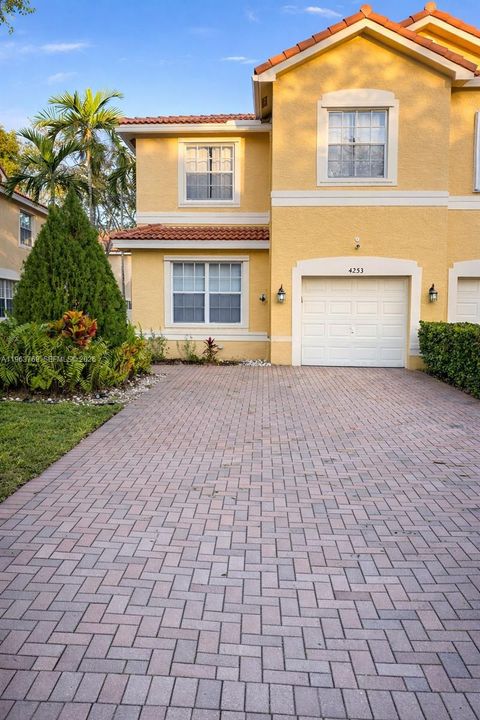 4253 SW 124th Ter Miramar FL 33027