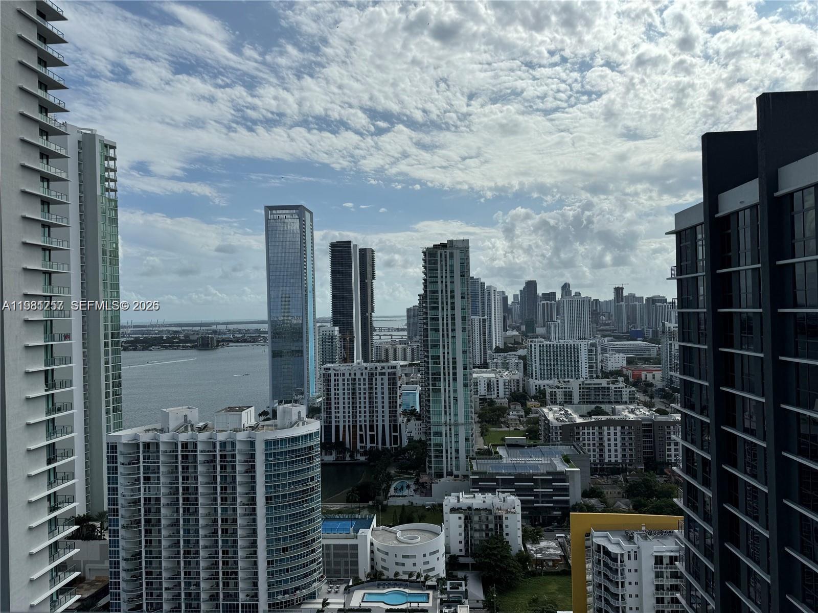 PARAISO BAYVIEWS CONDO - Residential