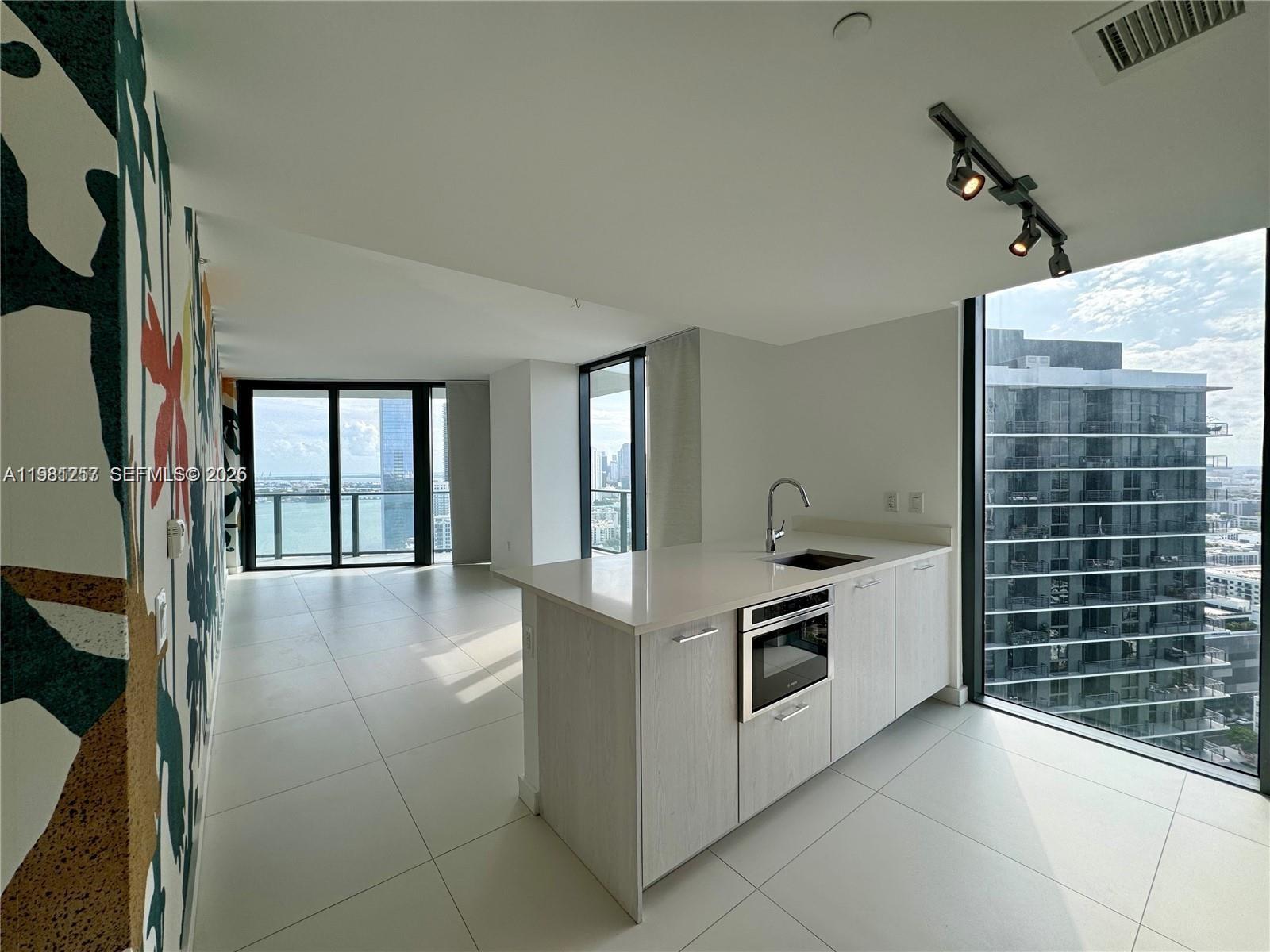 PARAISO BAYVIEWS CONDO - Residential