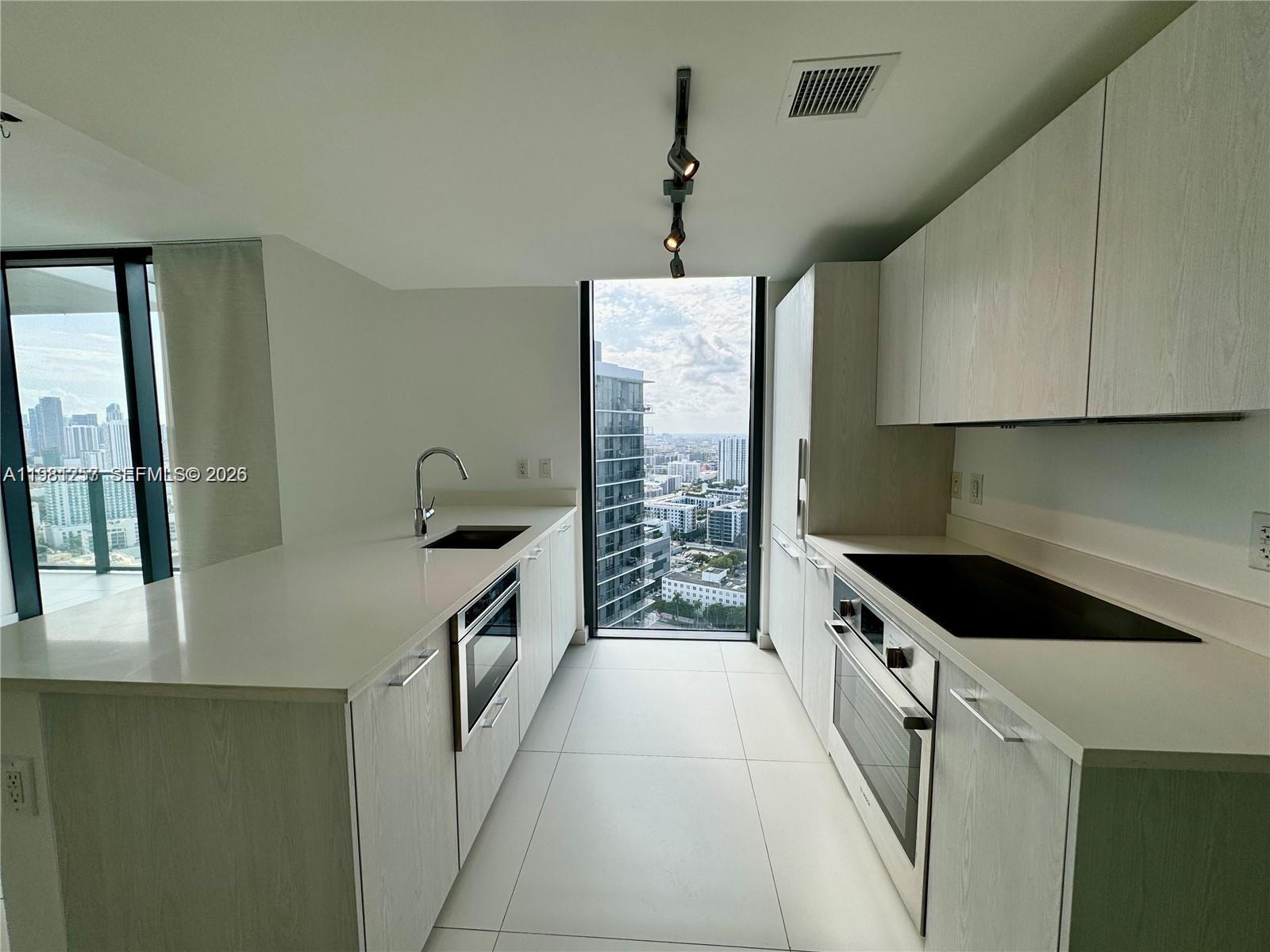 PARAISO BAYVIEWS CONDO - Residential