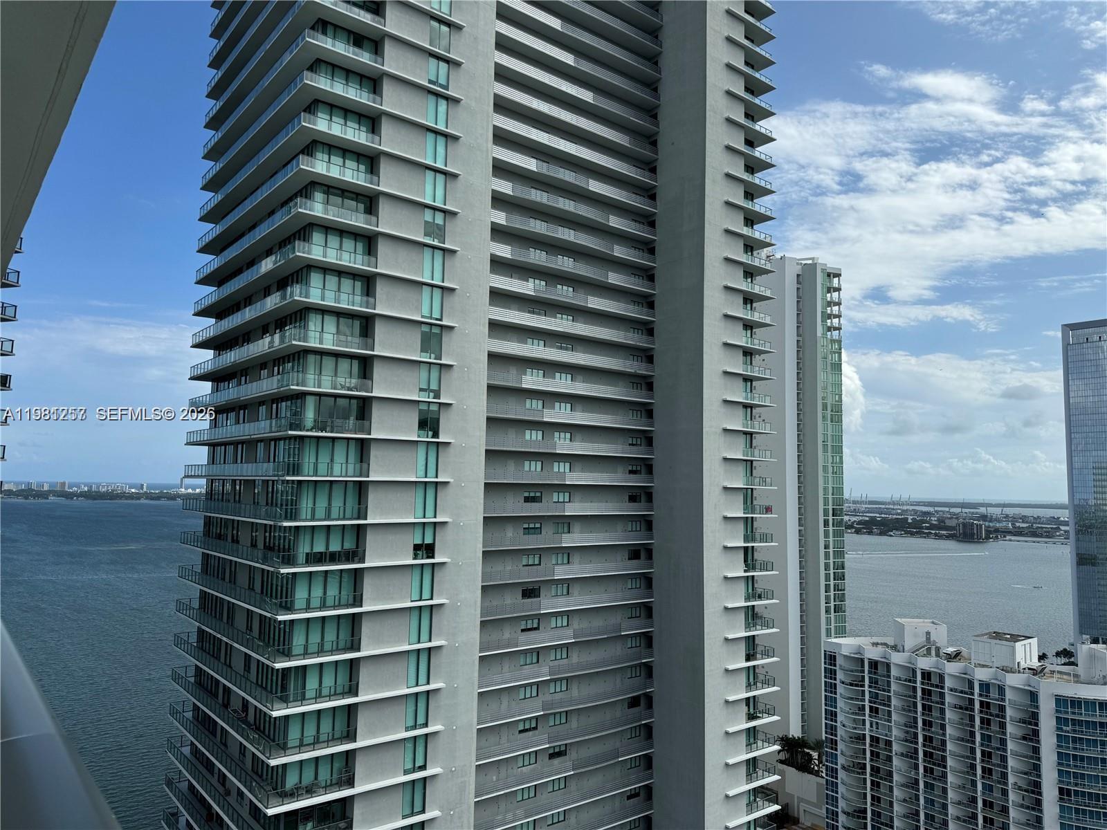 PARAISO BAYVIEWS CONDO - Residential