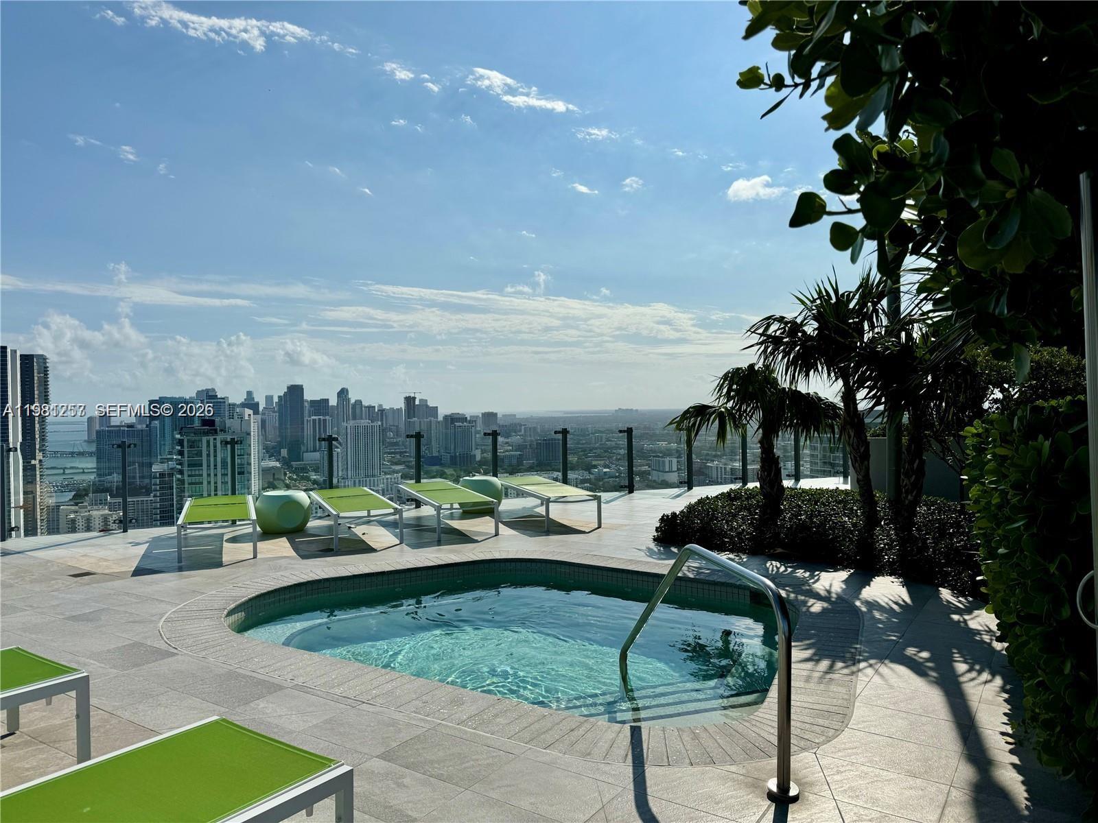 PARAISO BAYVIEWS CONDO - Residential