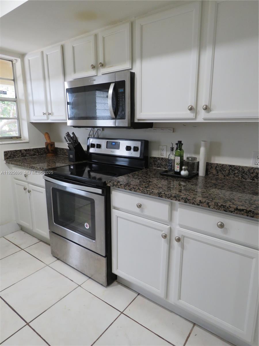 SUTTON HOUSE CONDO - Residential Lease