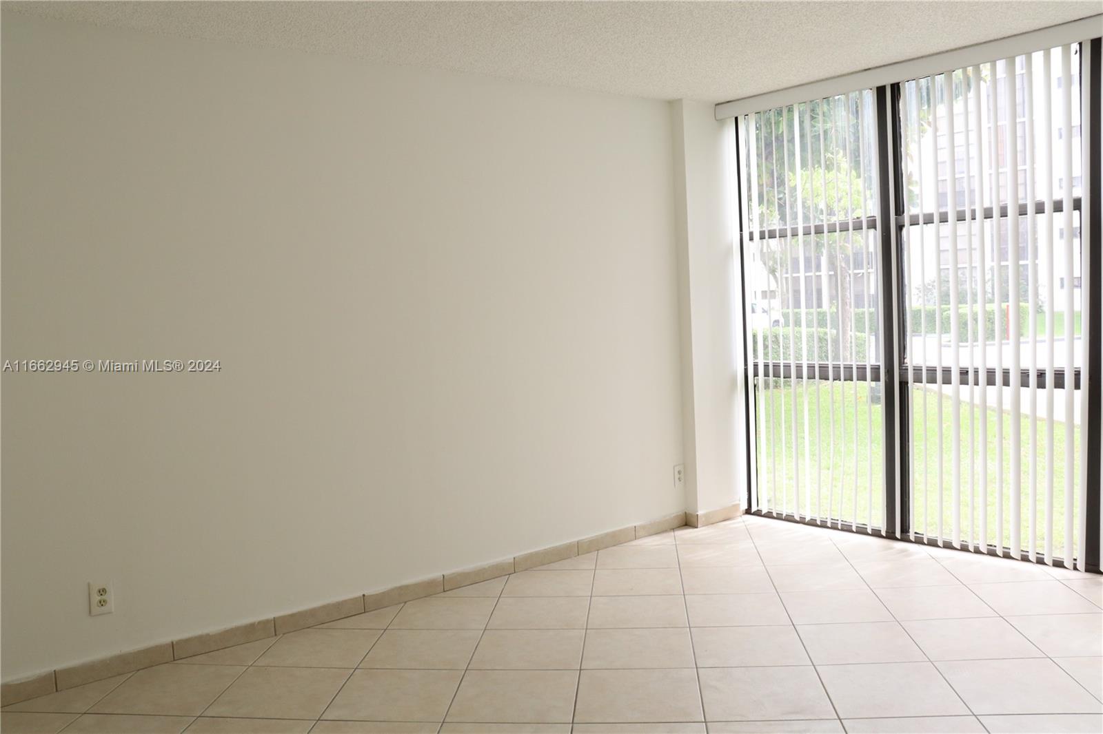 PLAZA OF AMERICAS CONDO P - Residential