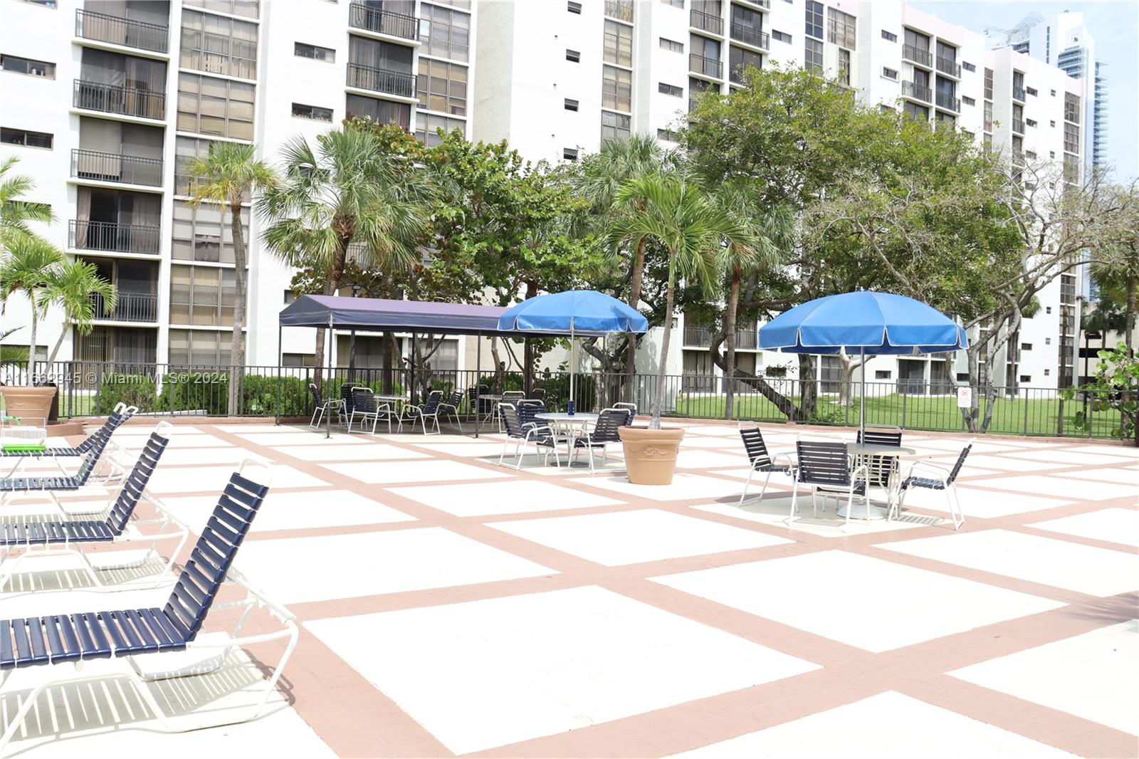 PLAZA OF AMERICAS CONDO P - Residential