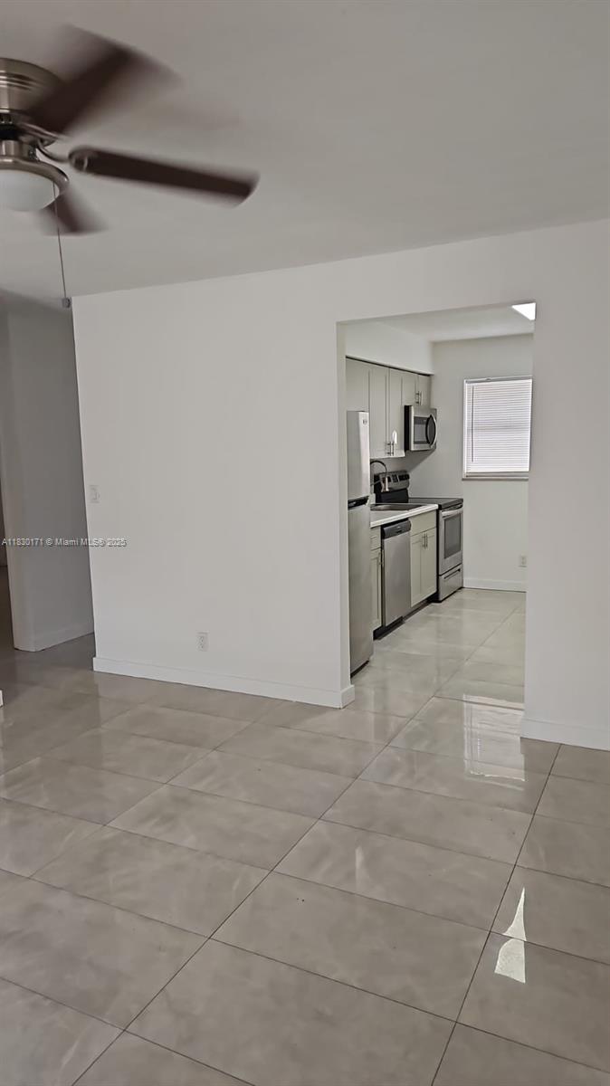 1051 NW 27th Ave 2