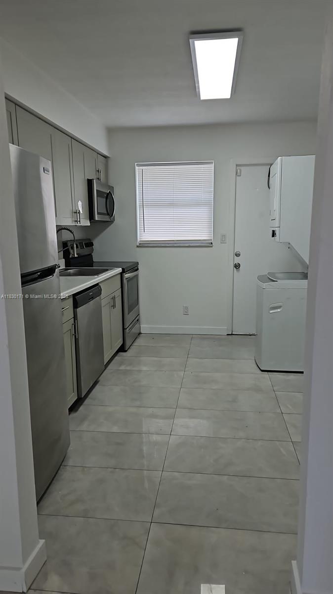 1051 NW 27th Ave 2