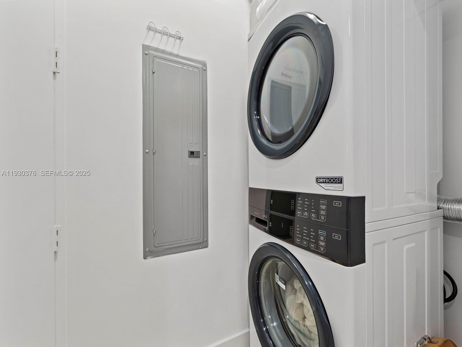 TDR TOWER III CONDO - Residential