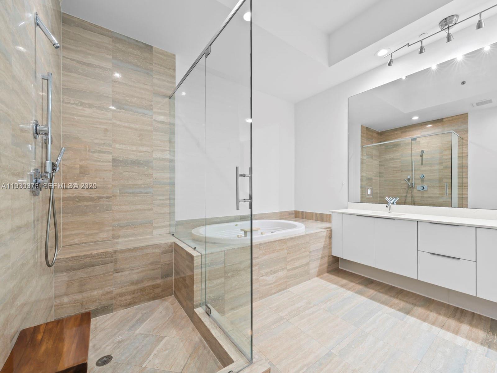 TDR TOWER III CONDO - Residential