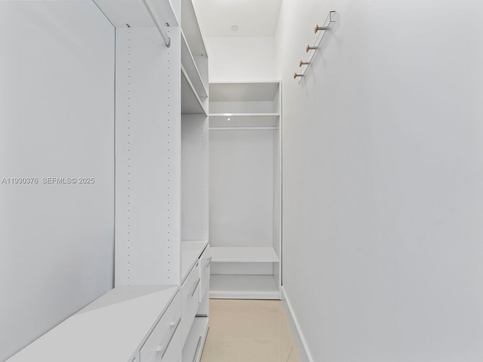 TDR TOWER III CONDO - Residential