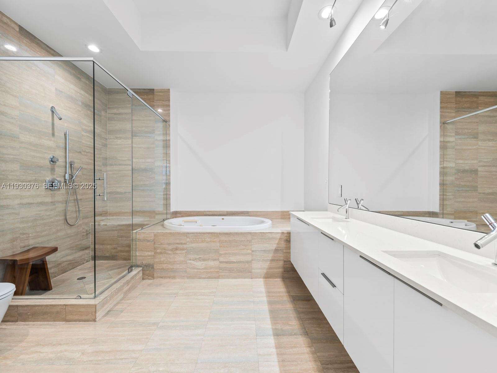 TDR TOWER III CONDO - Residential