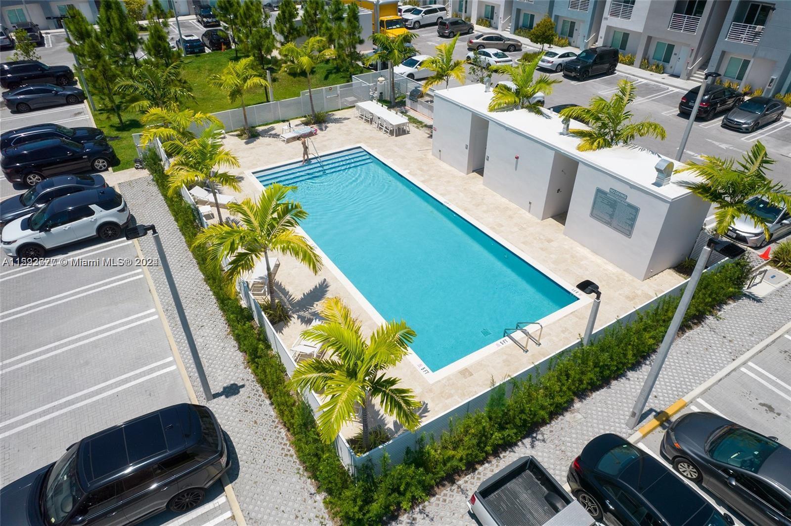 AVENTURA VILLAGE - Residential