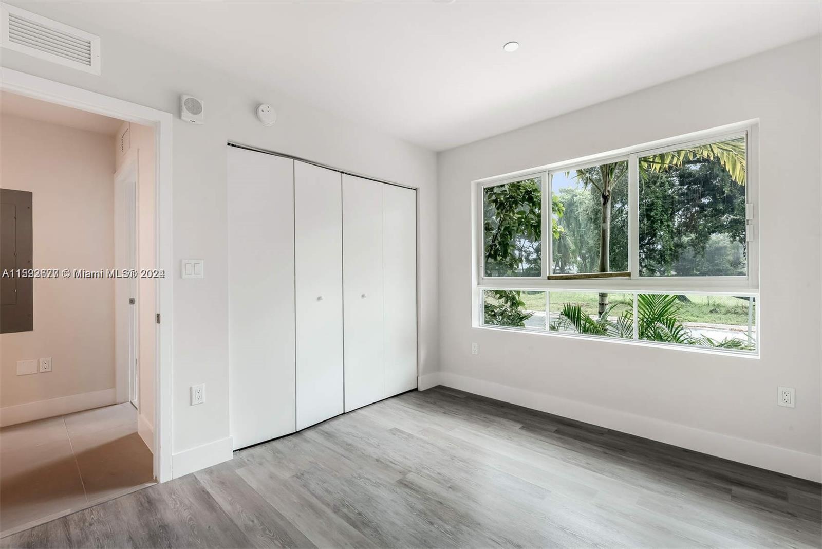 AVENTURA VILLAGE - Residential