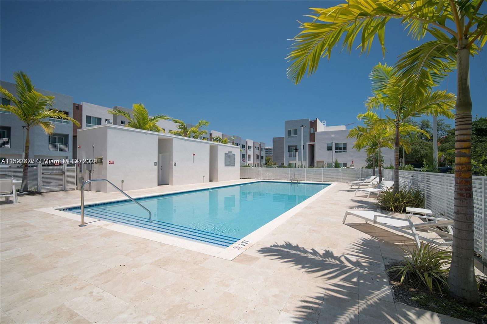 AVENTURA VILLAGE - Residential