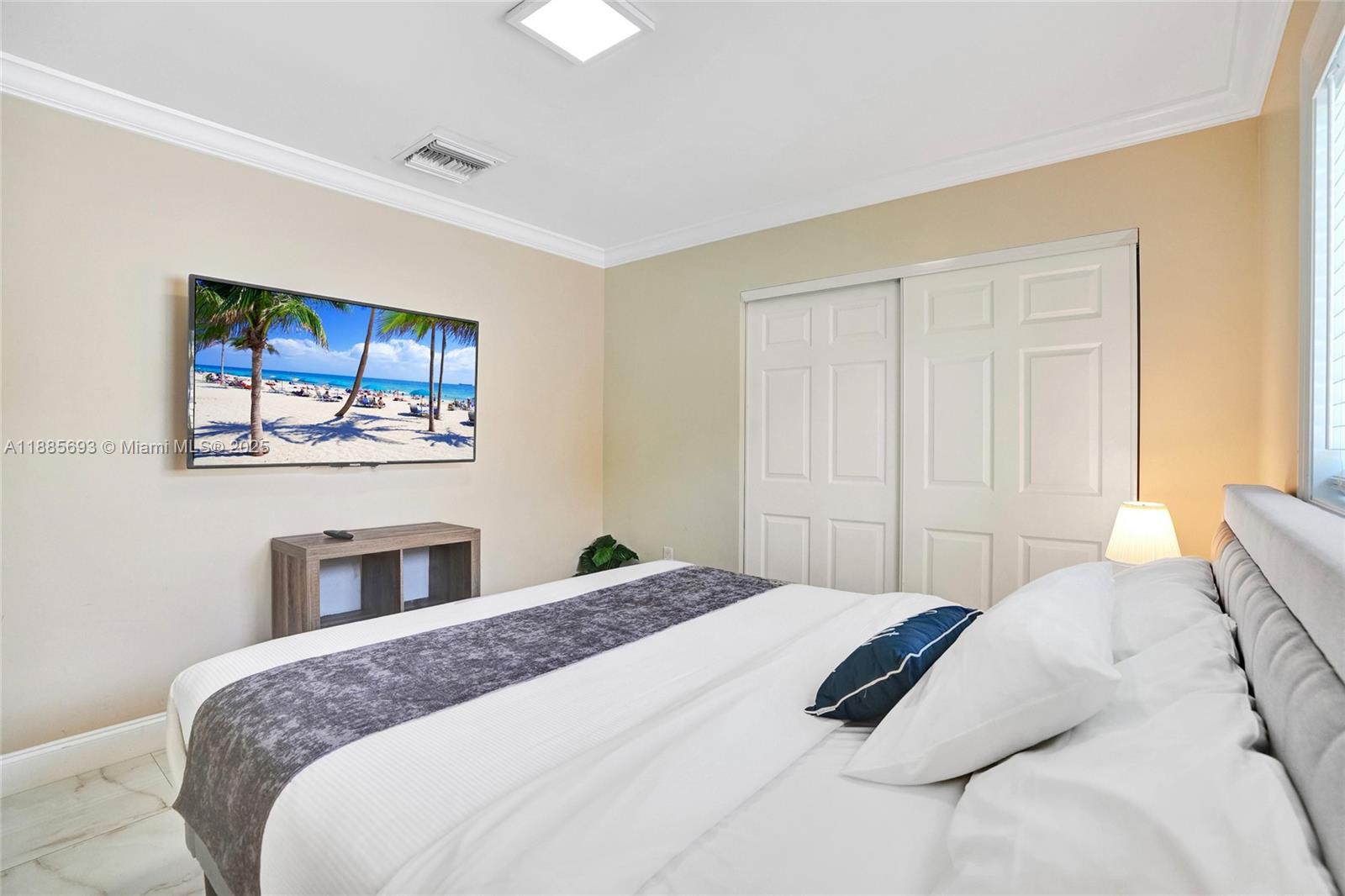 SUNNY ACRES - Residential Lease