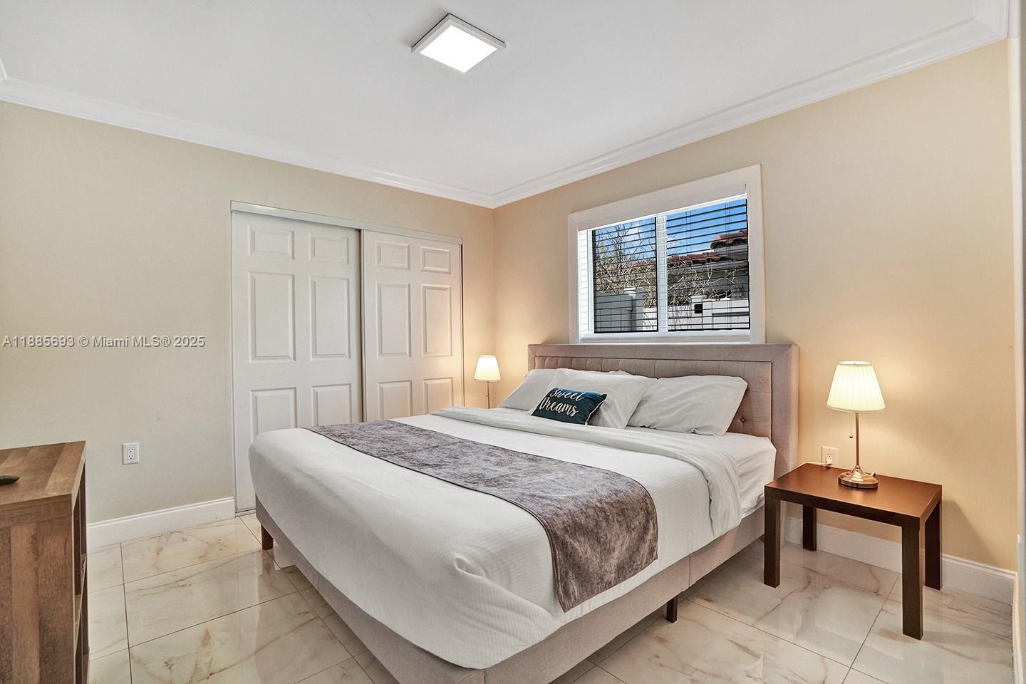 SUNNY ACRES - Residential Lease