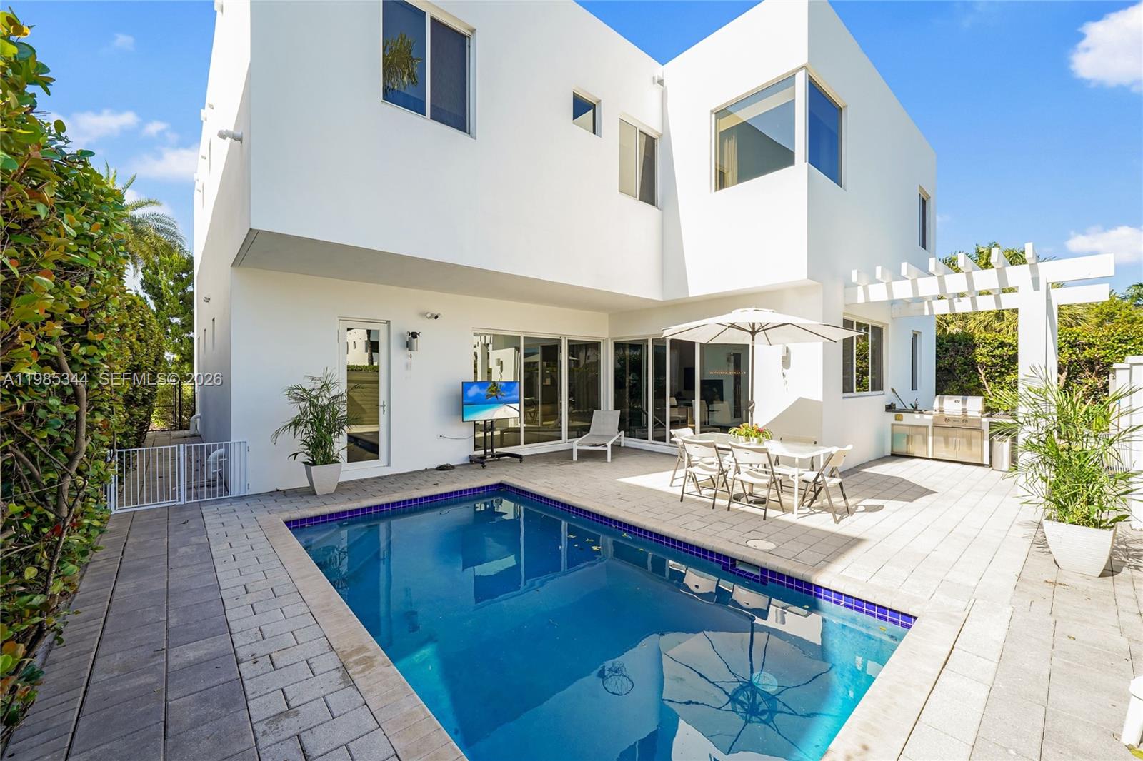 DORAL COMMONS RESIDENTIAL - Residential