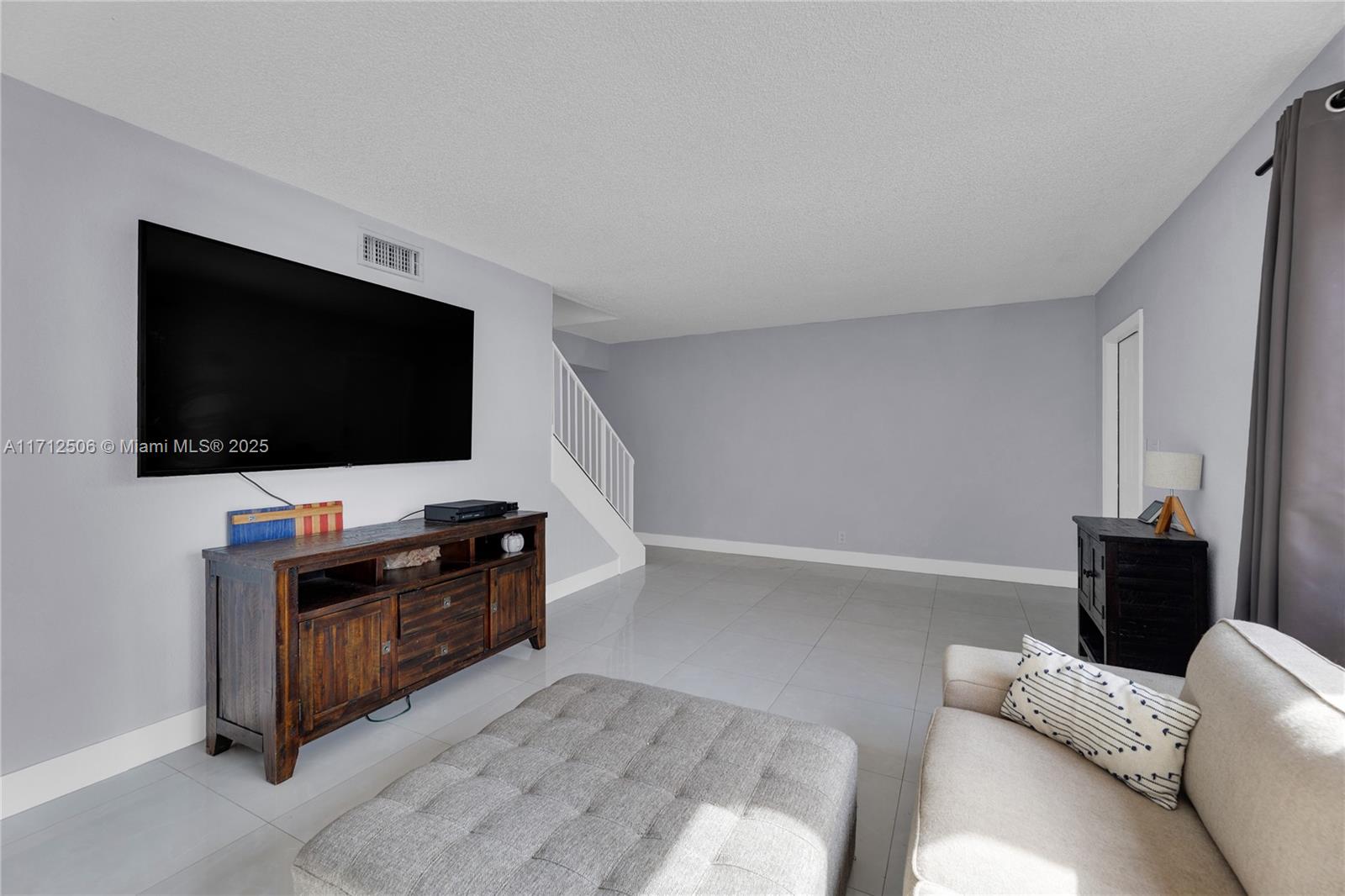 14 Seville Cir 2-54