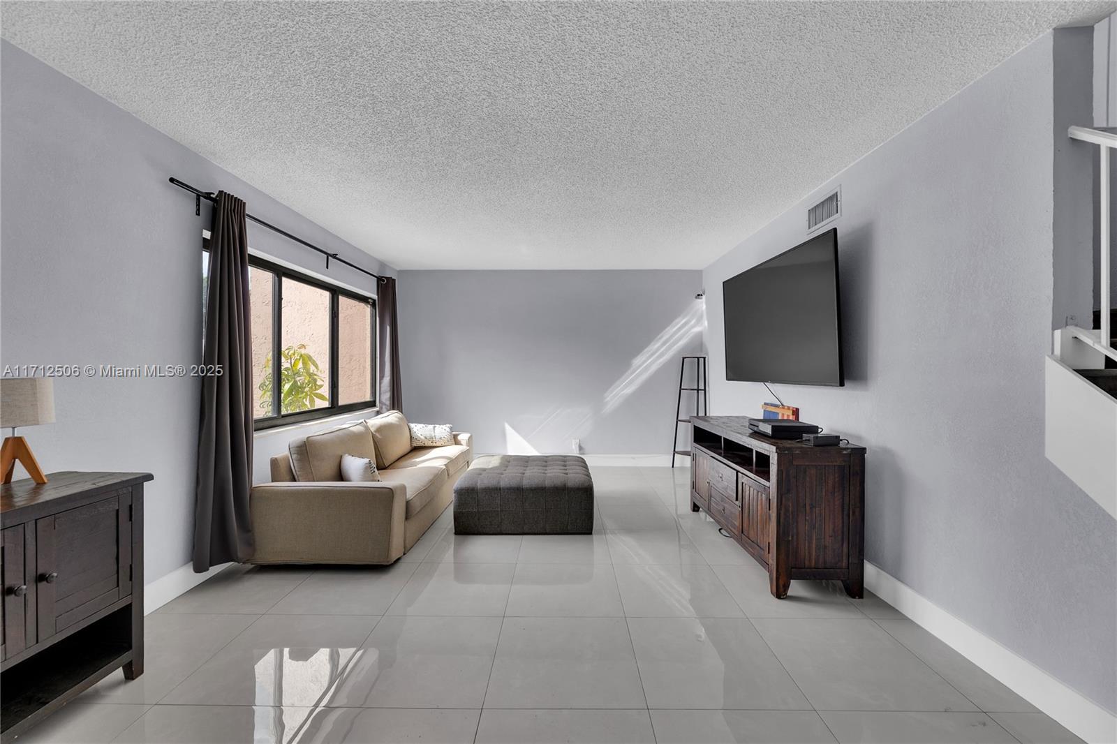 14 Seville Cir 2-54