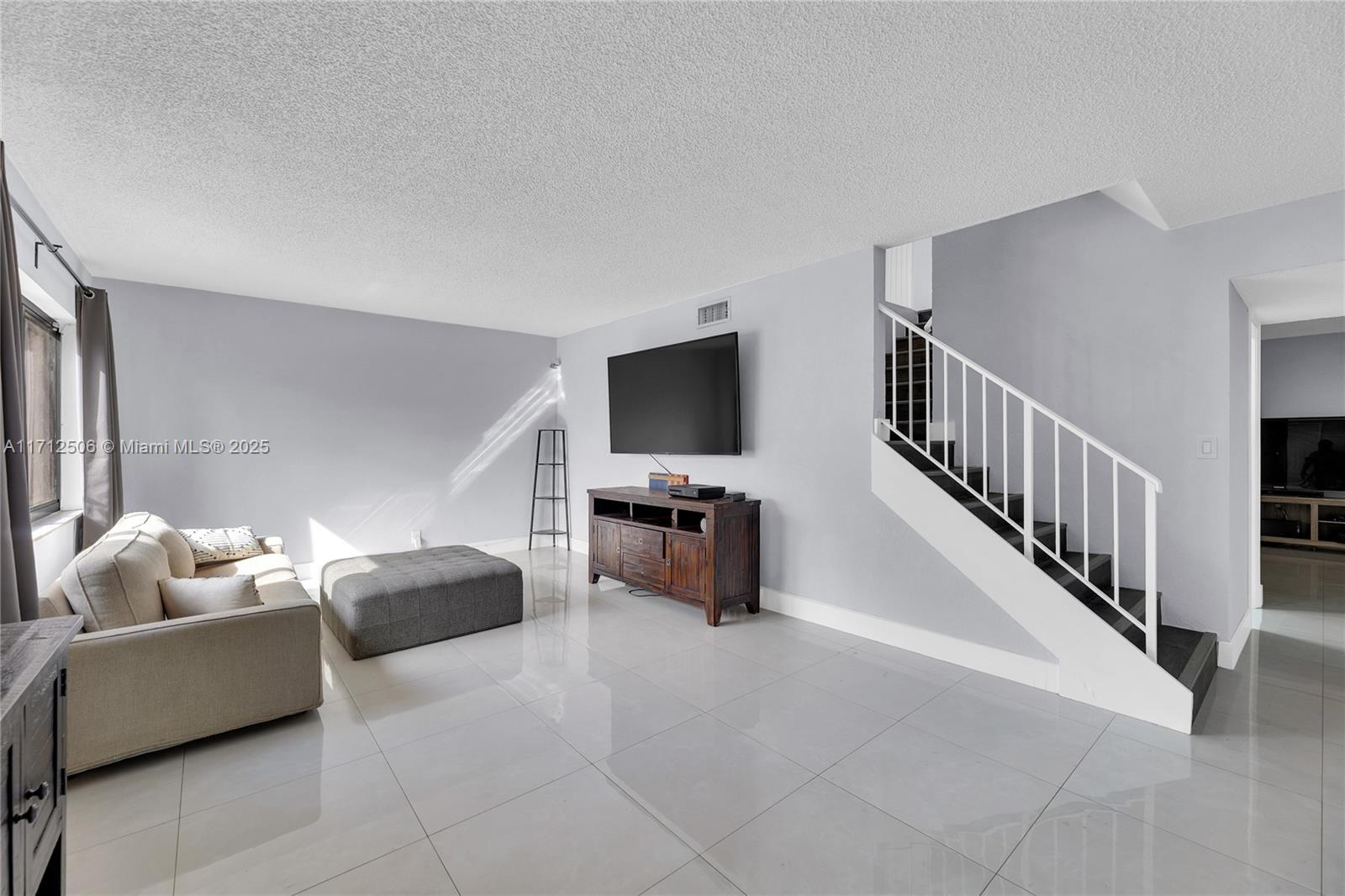14 Seville Cir 2-54