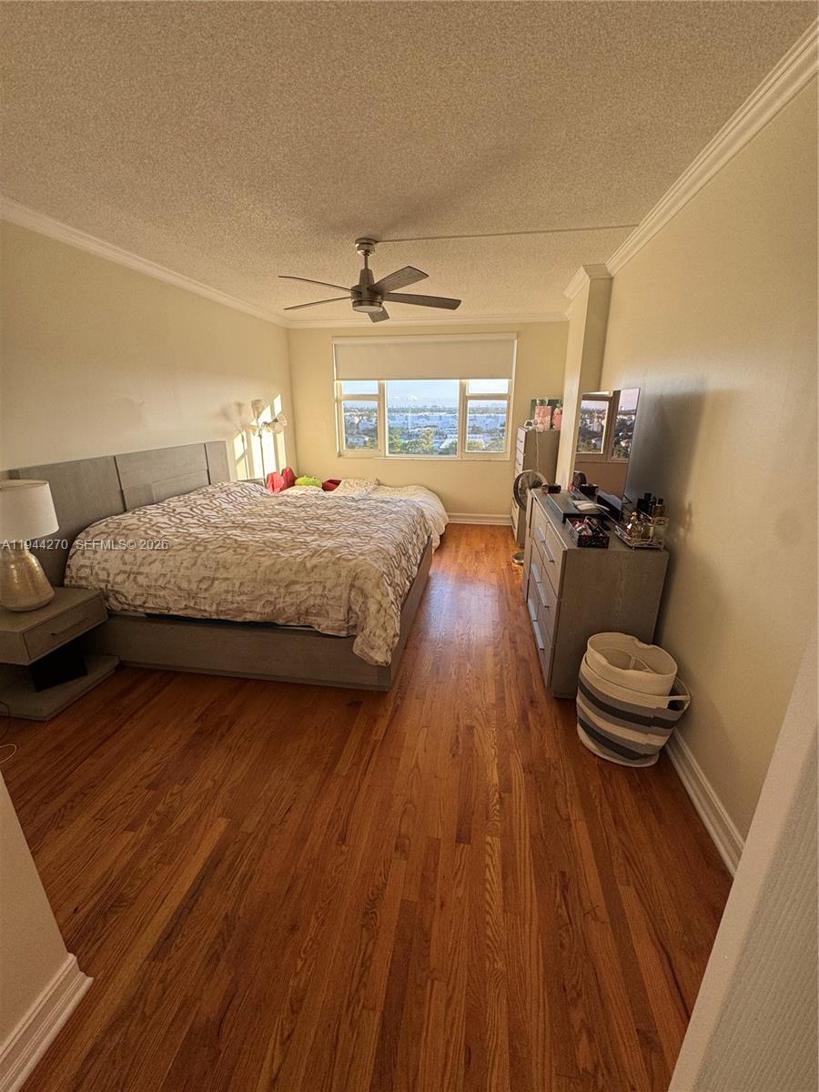 HILLCREST EAST NO 25 COND - Residential