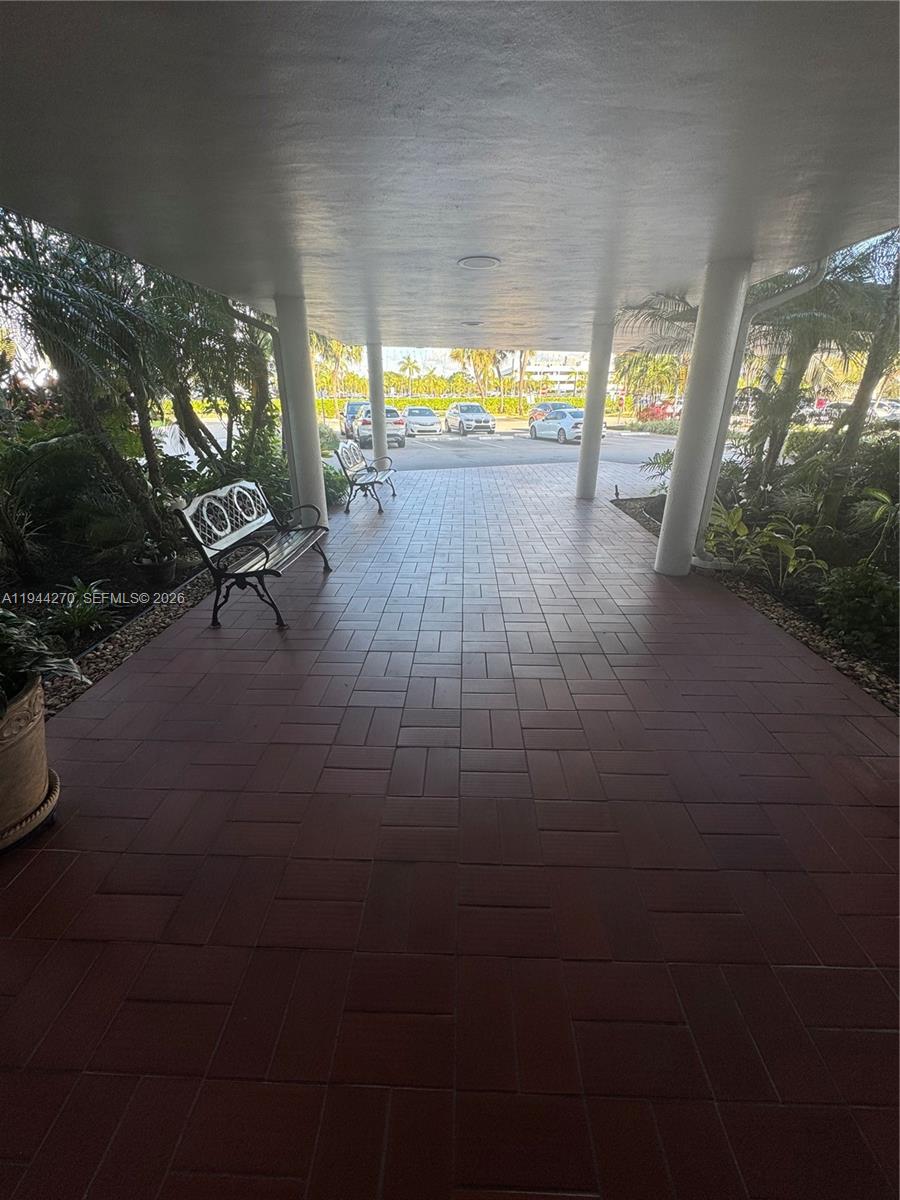 HILLCREST EAST NO 25 COND - Residential