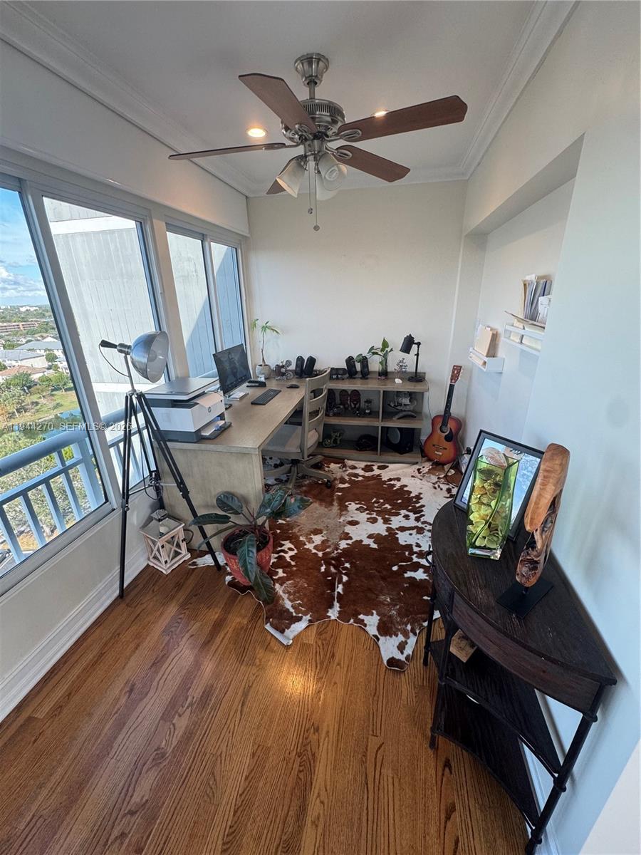 HILLCREST EAST NO 25 COND - Residential