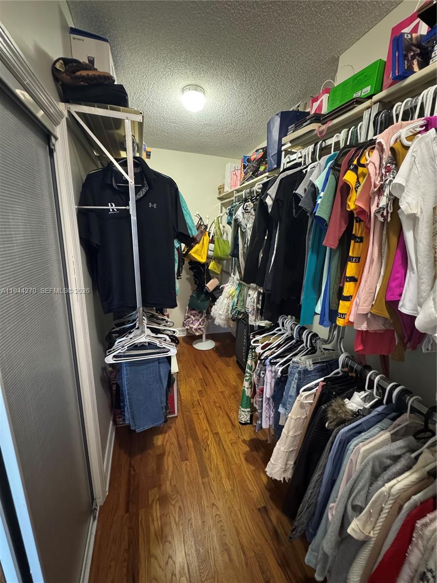 HILLCREST EAST NO 25 COND - Residential