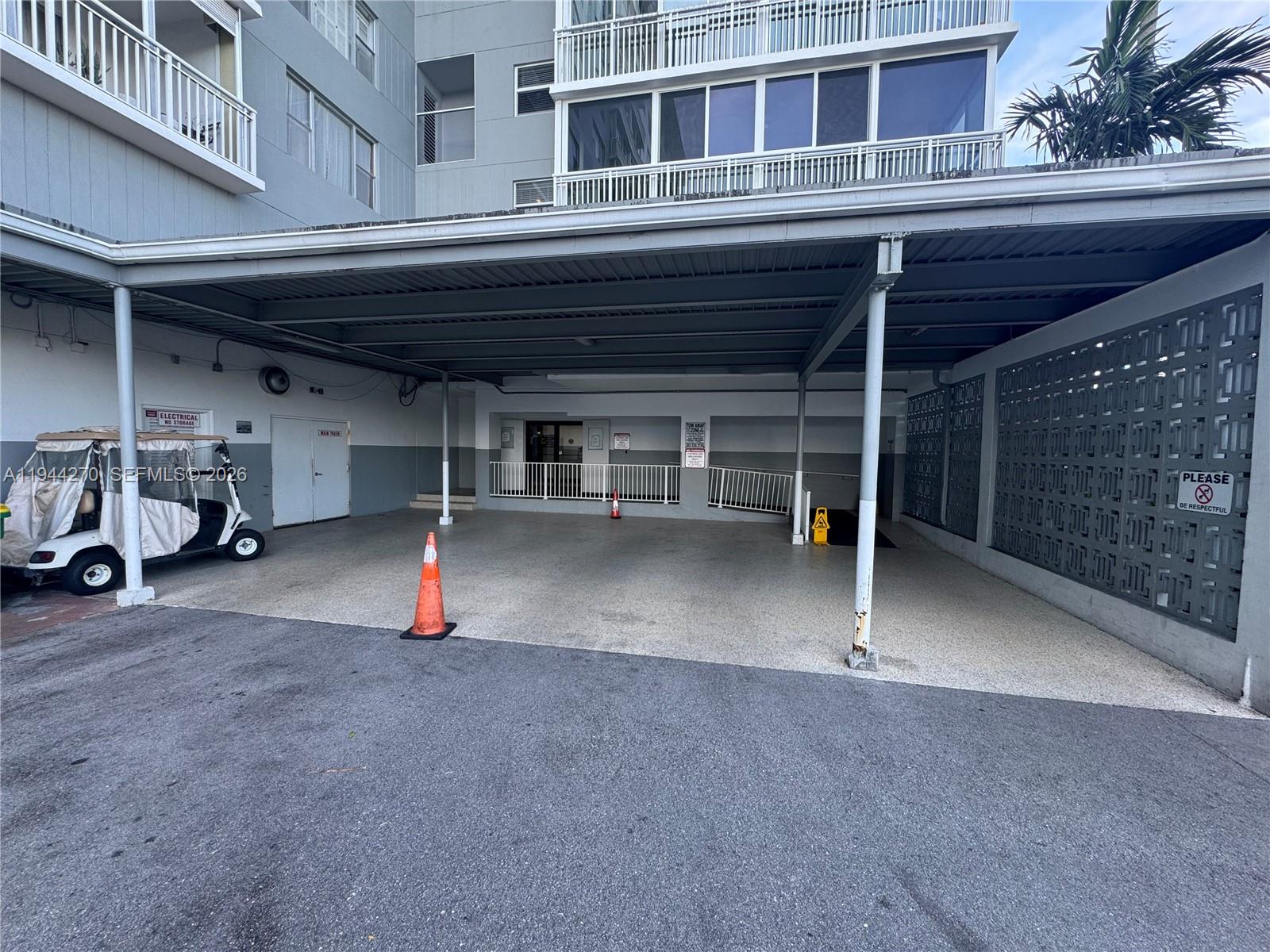 HILLCREST EAST NO 25 COND - Residential