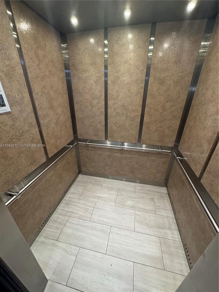 HILLCREST EAST NO 25 COND - Residential