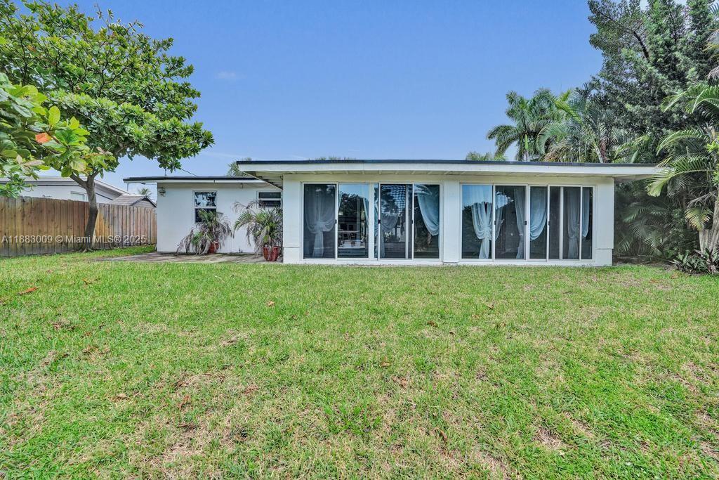 LAUDERDALE ISLES NO 2 - Residential