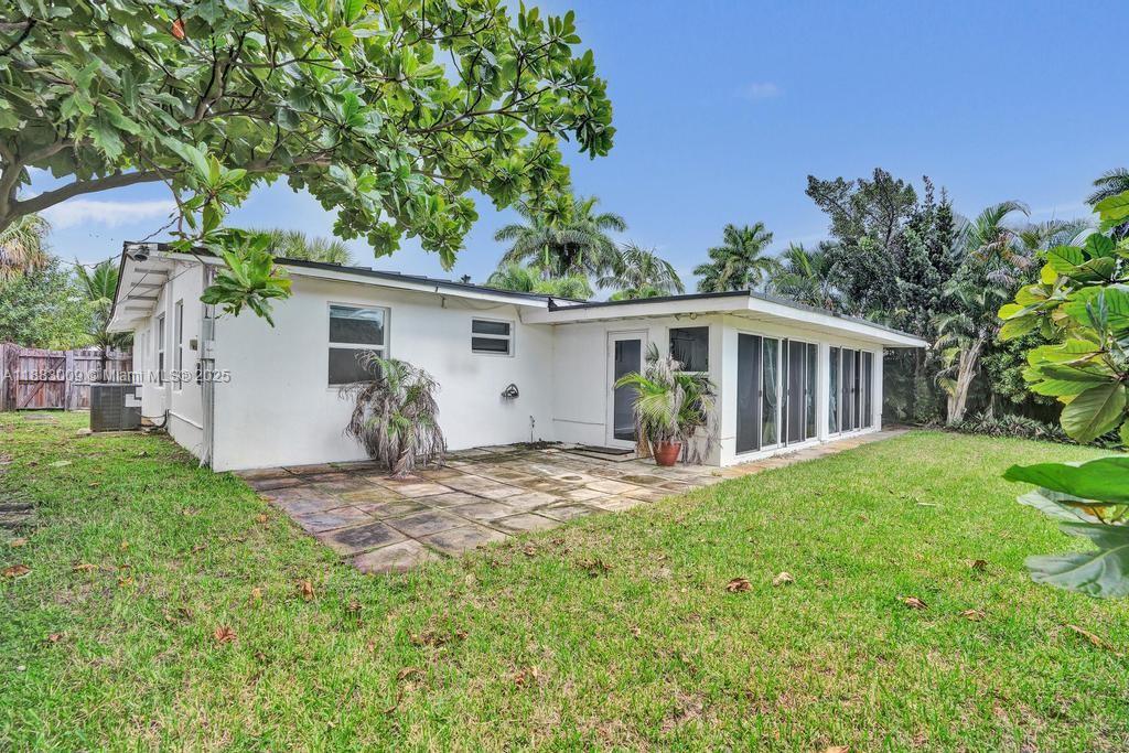 LAUDERDALE ISLES NO 2 - Residential