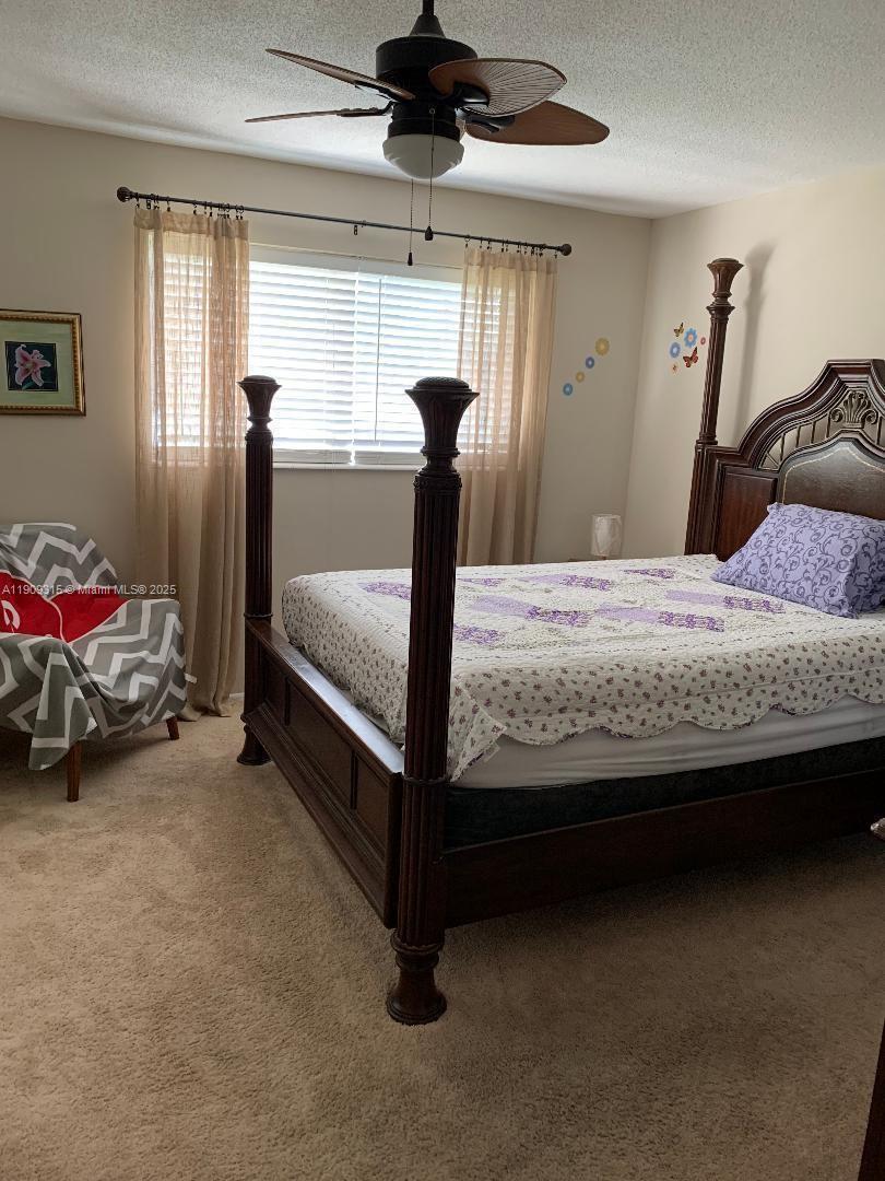 VILLAGE ROYALE CONDO 7 - Residential