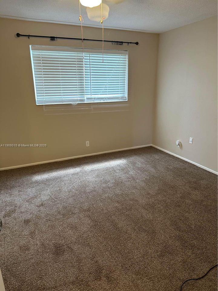 VILLAGE ROYALE CONDO 7 - Residential