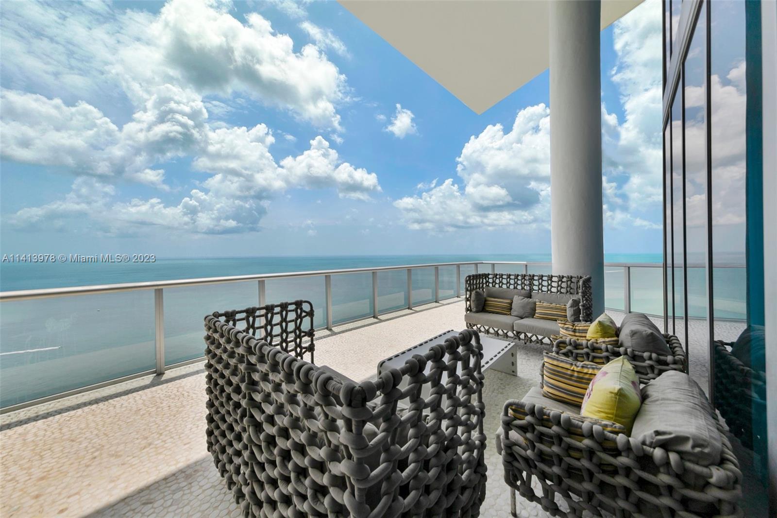 JADE BEACH - Residential