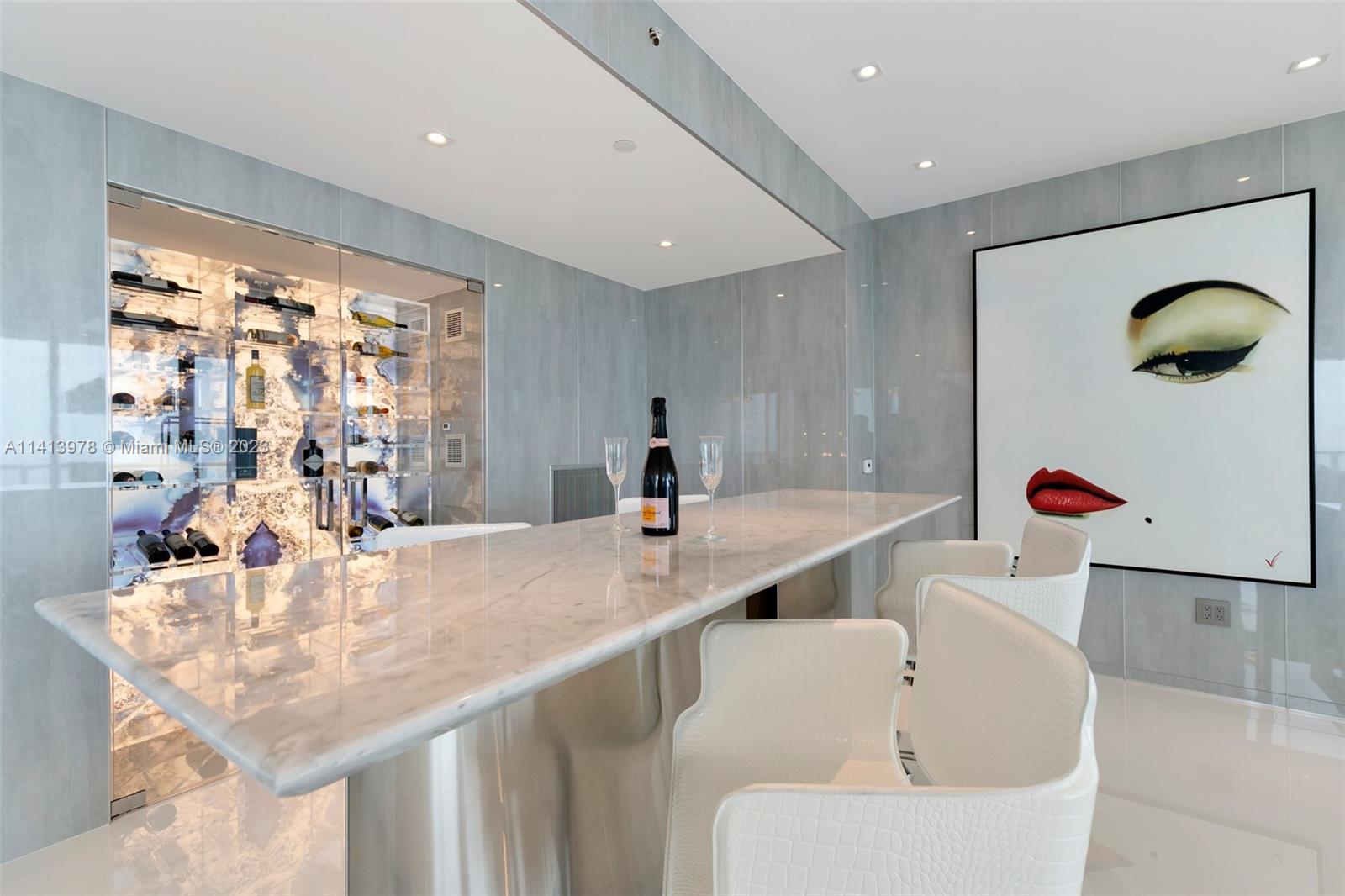 JADE BEACH - Residential