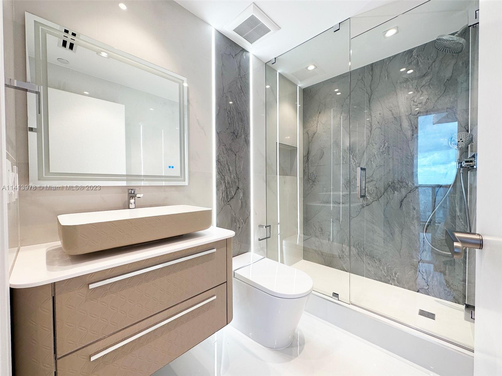 JADE BEACH - Residential