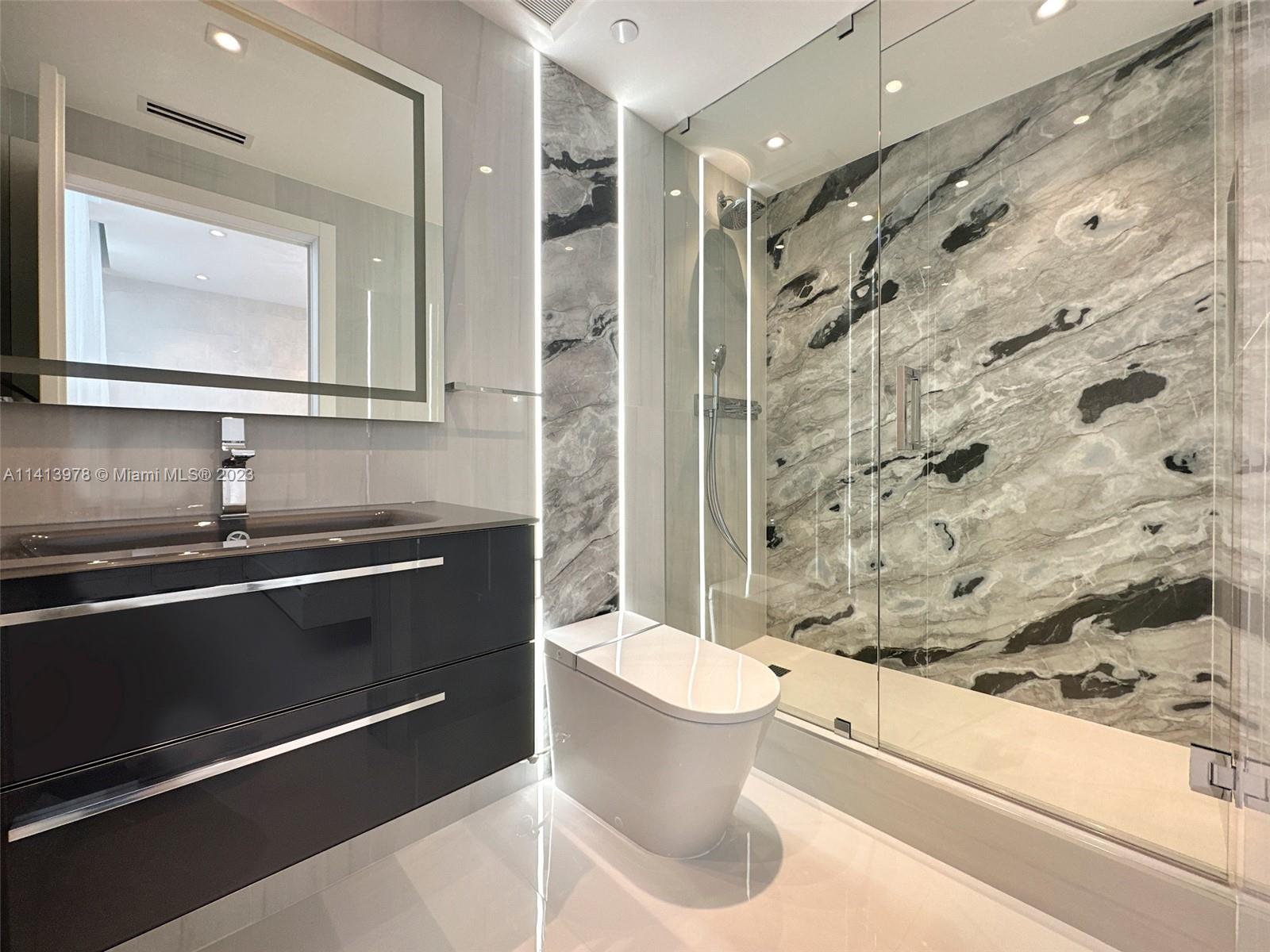 JADE BEACH - Residential