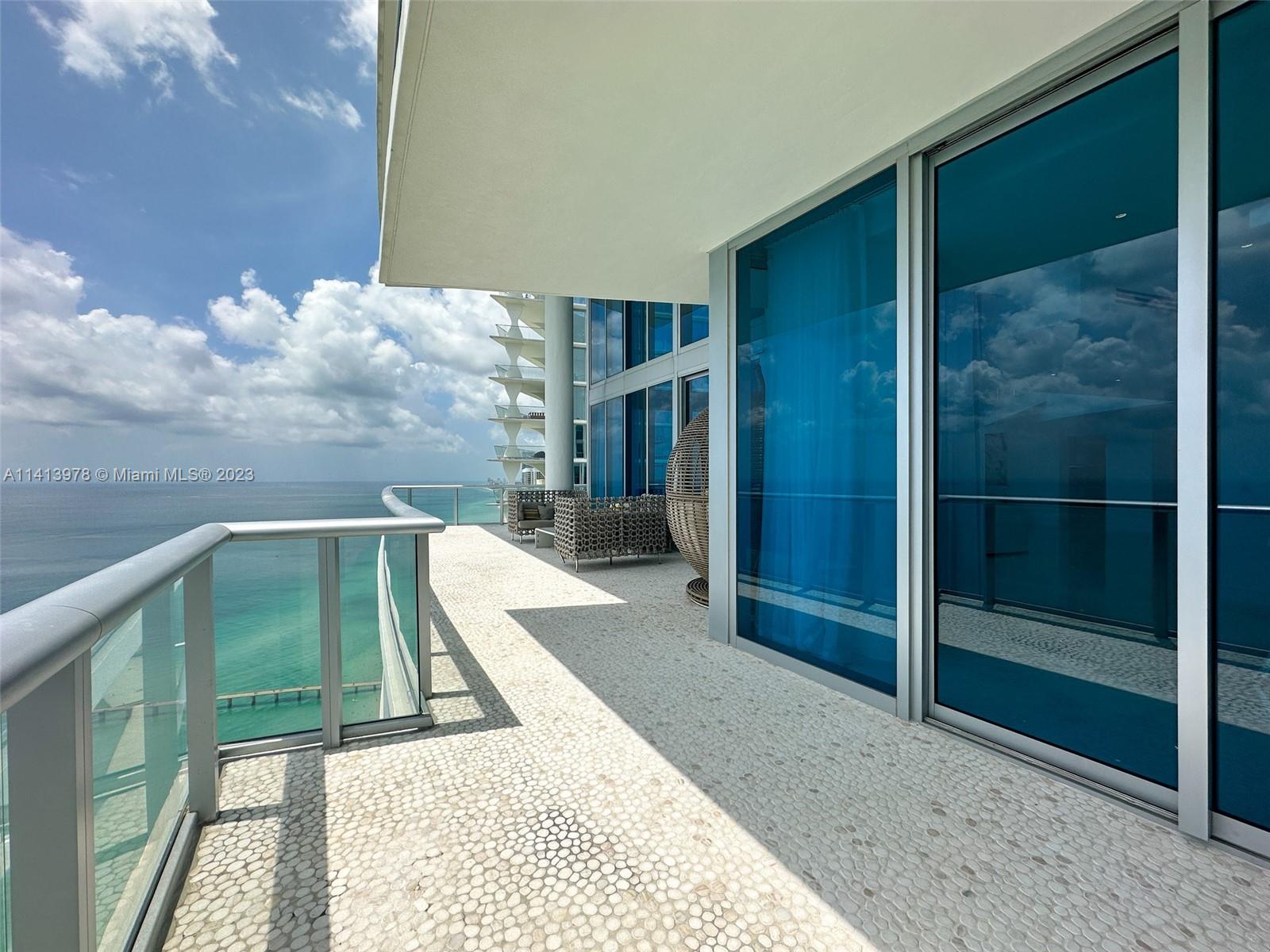 JADE BEACH - Residential