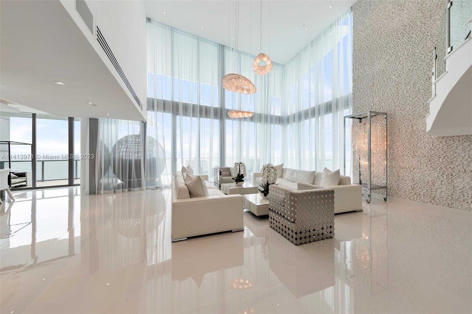 JADE BEACH - Residential