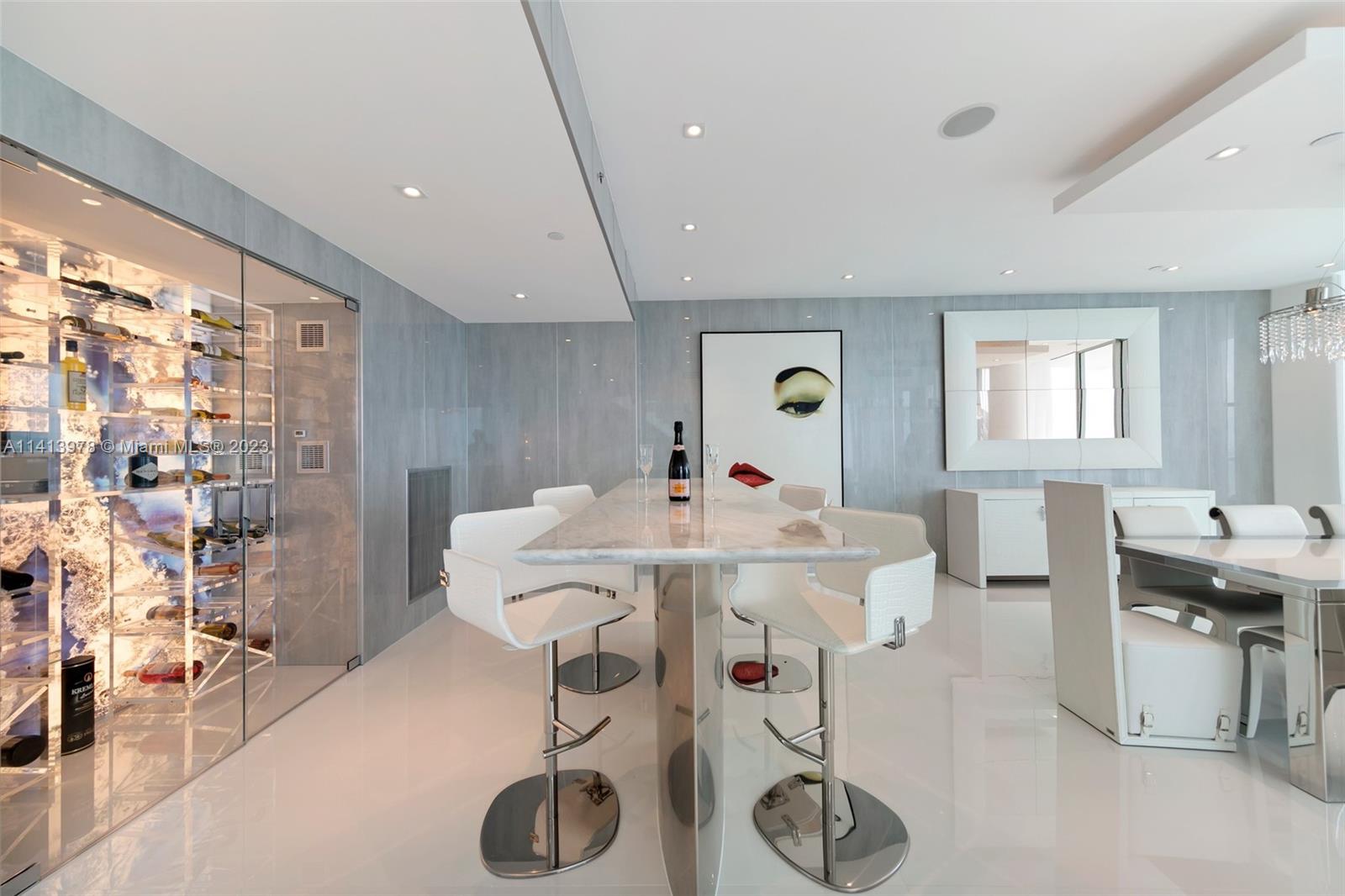 JADE BEACH - Residential