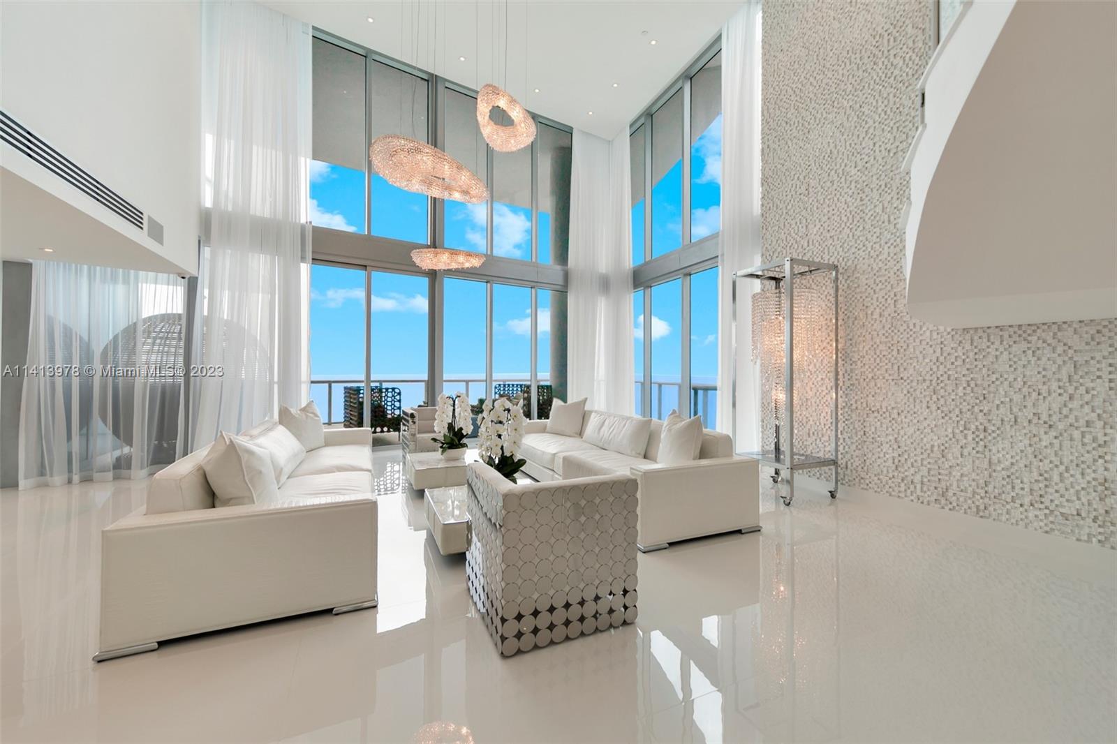 JADE BEACH - Residential