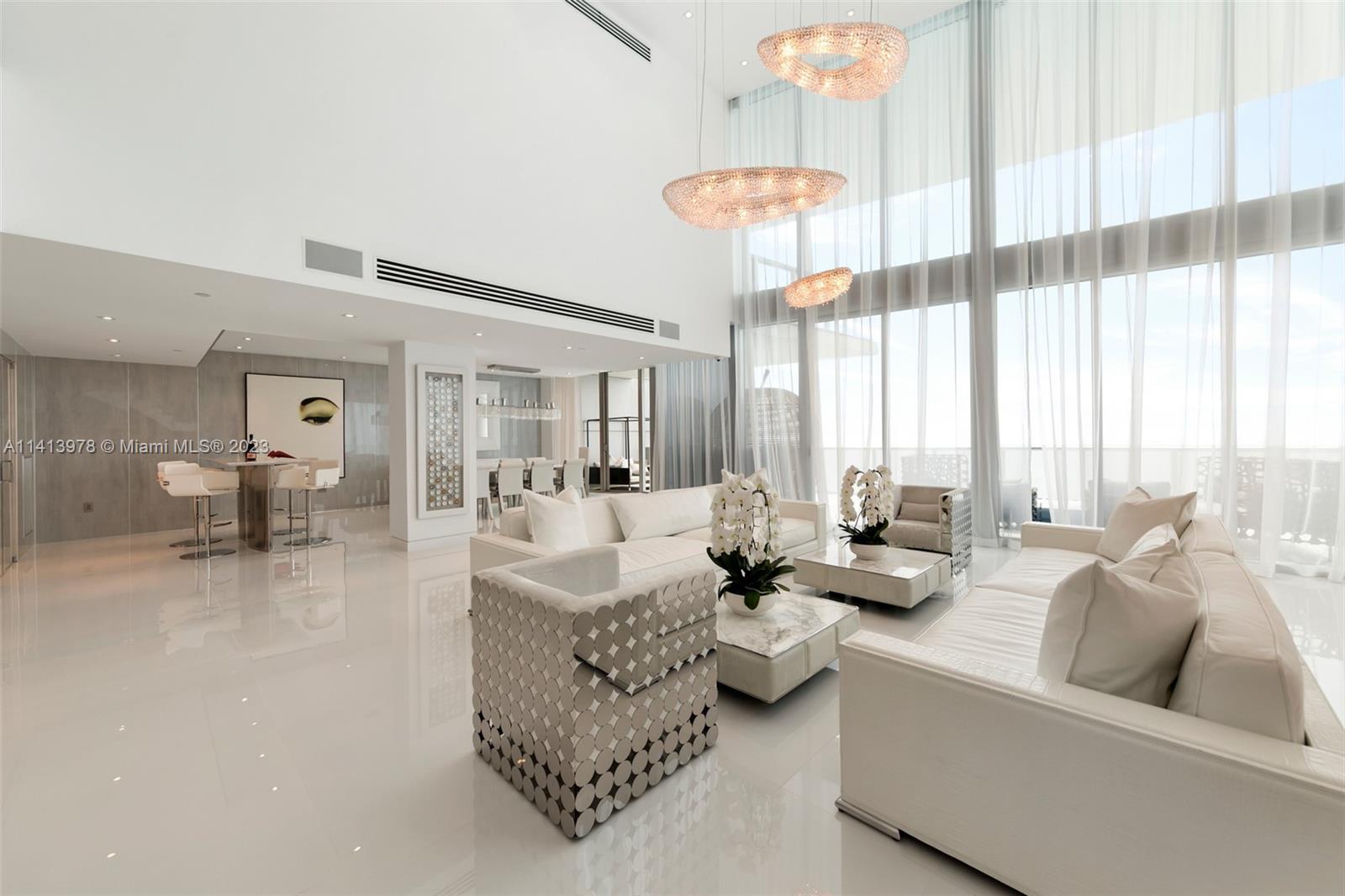 JADE BEACH - Residential