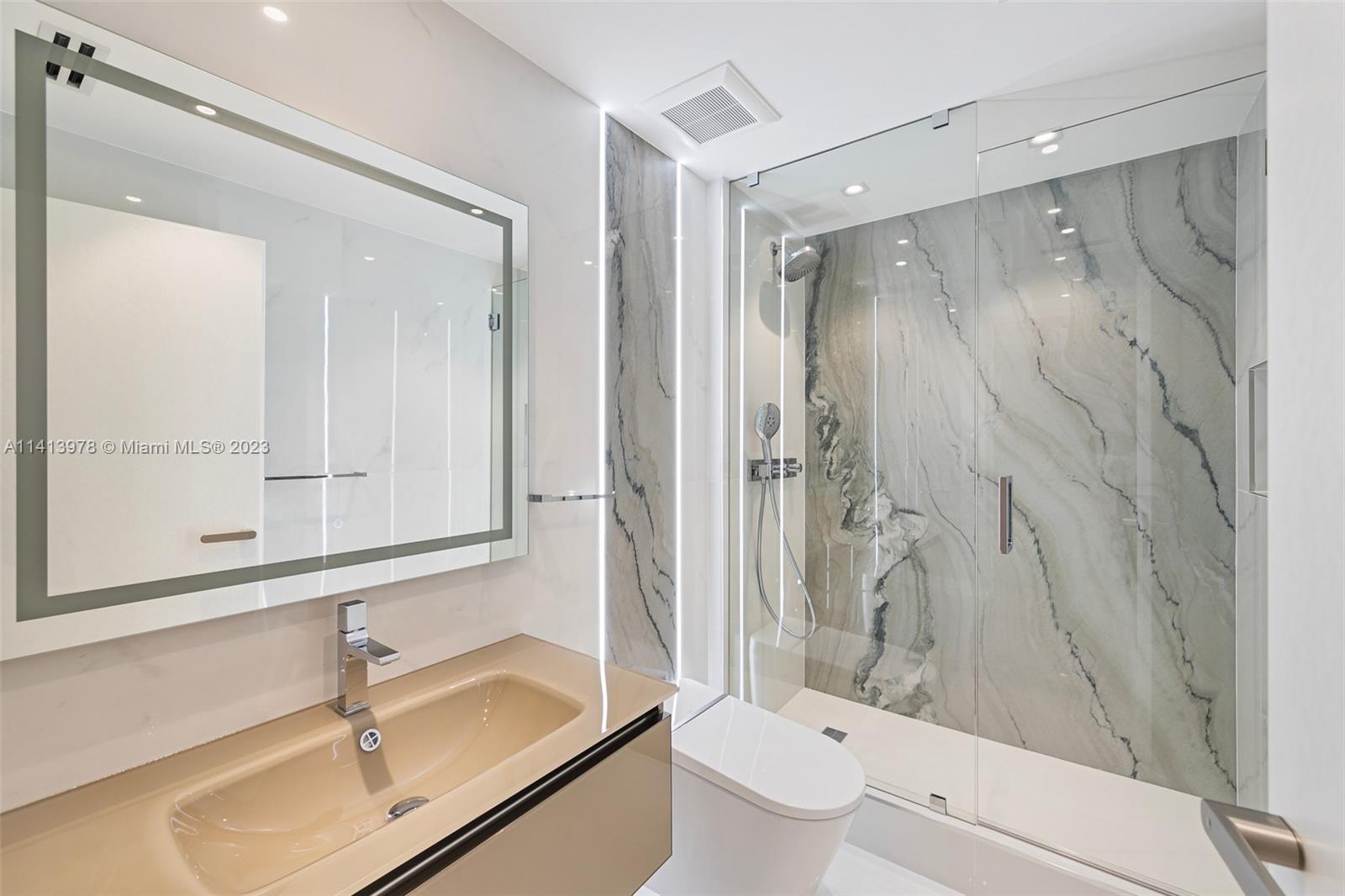 JADE BEACH - Residential